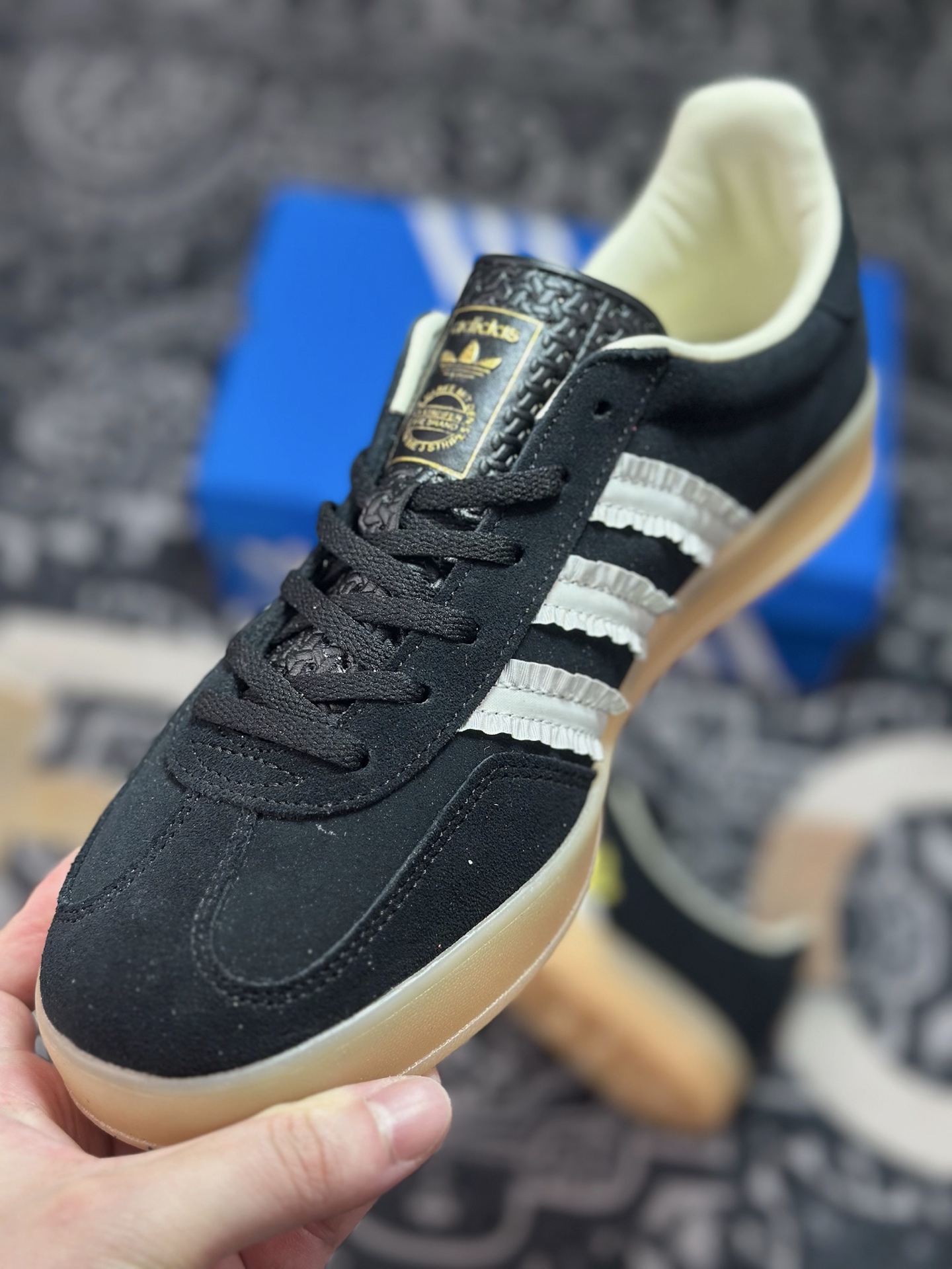 A410 AD Gazelle Indoor Trainers 羚羊内训系列低帮复古百搭休闲运动德训风板鞋 JS1412-Chinese UA Cheap High Quatity Brand Clothes Bags handbags Sneakers wholesale wholesaler seller from China Factory suppliers Fashion Clothing Shoes best Quality Beautiful Price A410 AD Gazelle Indoor Trainers 羚羊内训系列低帮复古百搭休闲运动德训风板鞋 JS1412