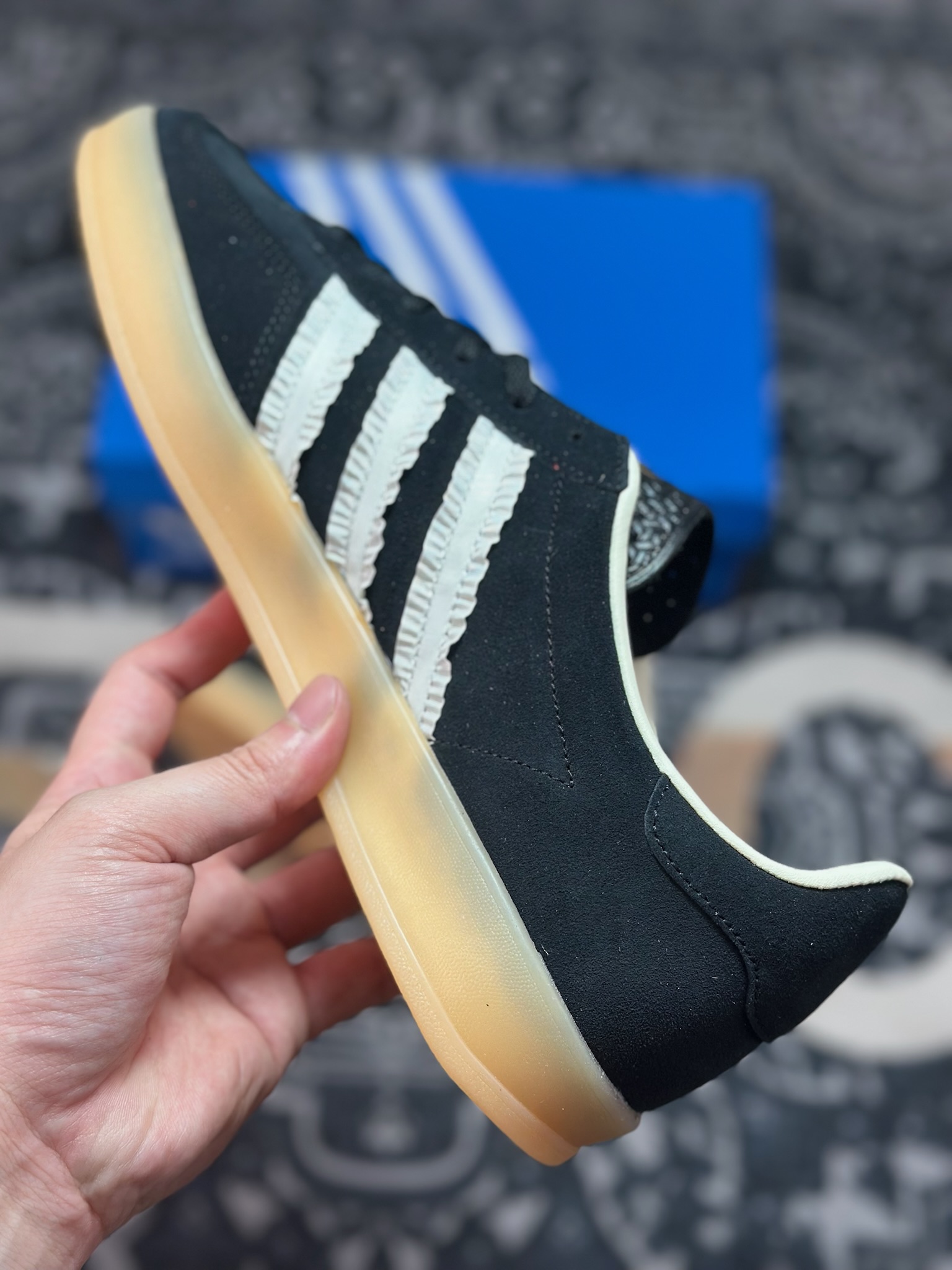 A410 AD Gazelle Indoor Trainers 羚羊内训系列低帮复古百搭休闲运动德训风板鞋 JS1412-Chinese UA Cheap High Quatity Brand Clothes Bags handbags Sneakers wholesale wholesaler seller from China Factory suppliers Fashion Clothing Shoes best Quality Beautiful Price A410 AD Gazelle Indoor Trainers 羚羊内训系列低帮复古百搭休闲运动德训风板鞋 JS1412