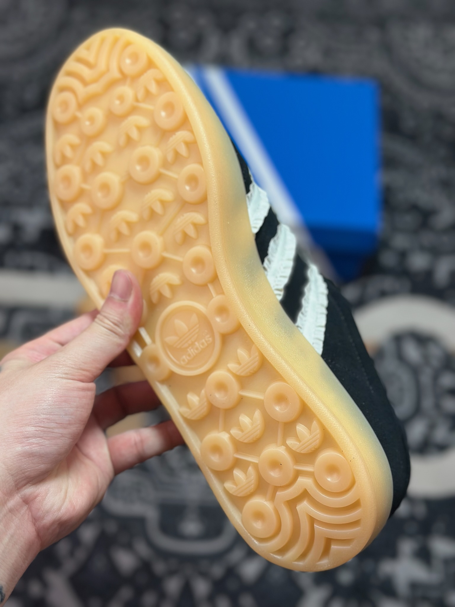 A410 AD Gazelle Indoor Trainers 羚羊内训系列低帮复古百搭休闲运动德训风板鞋 JS1412-Chinese UA Cheap High Quatity Brand Clothes Bags handbags Sneakers wholesale wholesaler seller from China Factory suppliers Fashion Clothing Shoes best Quality Beautiful Price A410 AD Gazelle Indoor Trainers 羚羊内训系列低帮复古百搭休闲运动德训风板鞋 JS1412