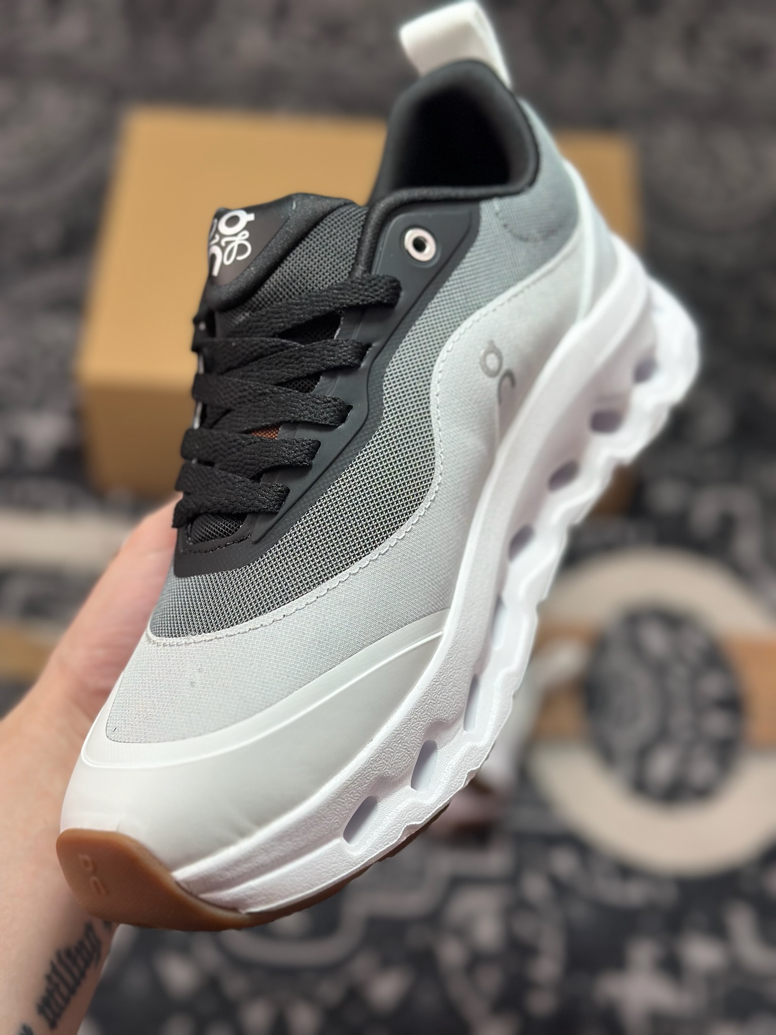 A620 Loewe x ON 罗意威联名昂跑 Cloudtilt 系列-Chinese UA Cheap High Quatity Brand Clothes Bags handbags Sneakers wholesale wholesaler seller from China Factory suppliers Fashion Clothing Shoes best Quality Beautiful Price A620 Loewe x ON 罗意威联名昂跑 Cloudtilt 系列