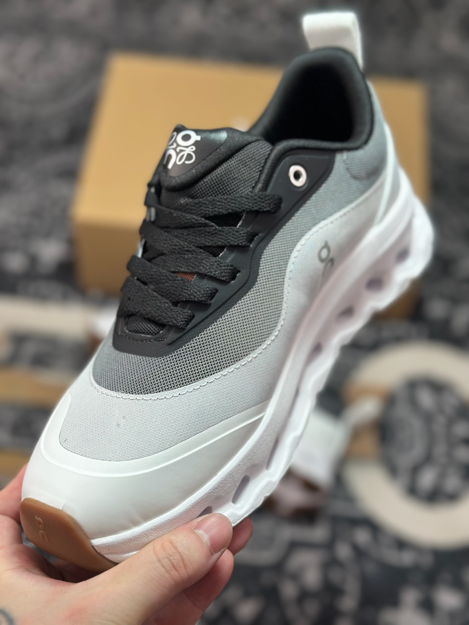 A620 Loewe x ON 罗意威联名昂跑 Cloudtilt 系列-Chinese UA Cheap High Quatity Brand Clothes Bags handbags Sneakers wholesale wholesaler seller from China Factory suppliers Fashion Clothing Shoes best Quality Beautiful Price A620 Loewe x ON 罗意威联名昂跑 Cloudtilt 系列