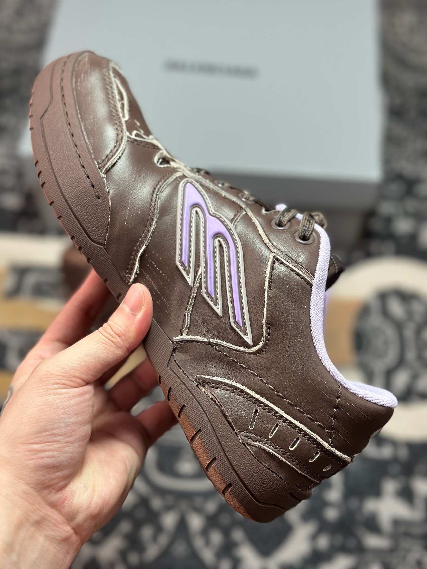 D280 优选 Balenciaga 巴黎世家 Hamptons 手工做旧款 牛皮革 复古圆头系带低帮休闲鞋-Chinese UA Cheap High Quatity Brand Clothes Bags handbags Sneakers wholesale wholesaler seller from China Factory suppliers Fashion Clothing Shoes best Quality Beautiful Price D280 优选 Balenciaga 巴黎世家 Hamptons 手工做旧款 牛皮革 复古圆头系带低帮休闲鞋