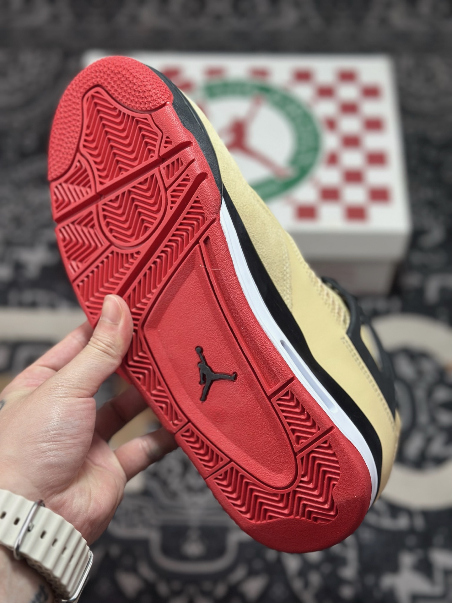 C030 Air Jordan 4 Retro”Pizza”乔丹4代 披萨配色-卡其黑红 IH2094-200-Chinese UA Cheap High Quatity Brand Clothes Bags handbags Sneakers wholesale wholesaler seller from China Factory suppliers Fashion Clothing Shoes best Quality Beautiful Price C030 Air Jordan 4 Retro”Pizza”乔丹4代 披萨配色-卡其黑红 IH2094-200