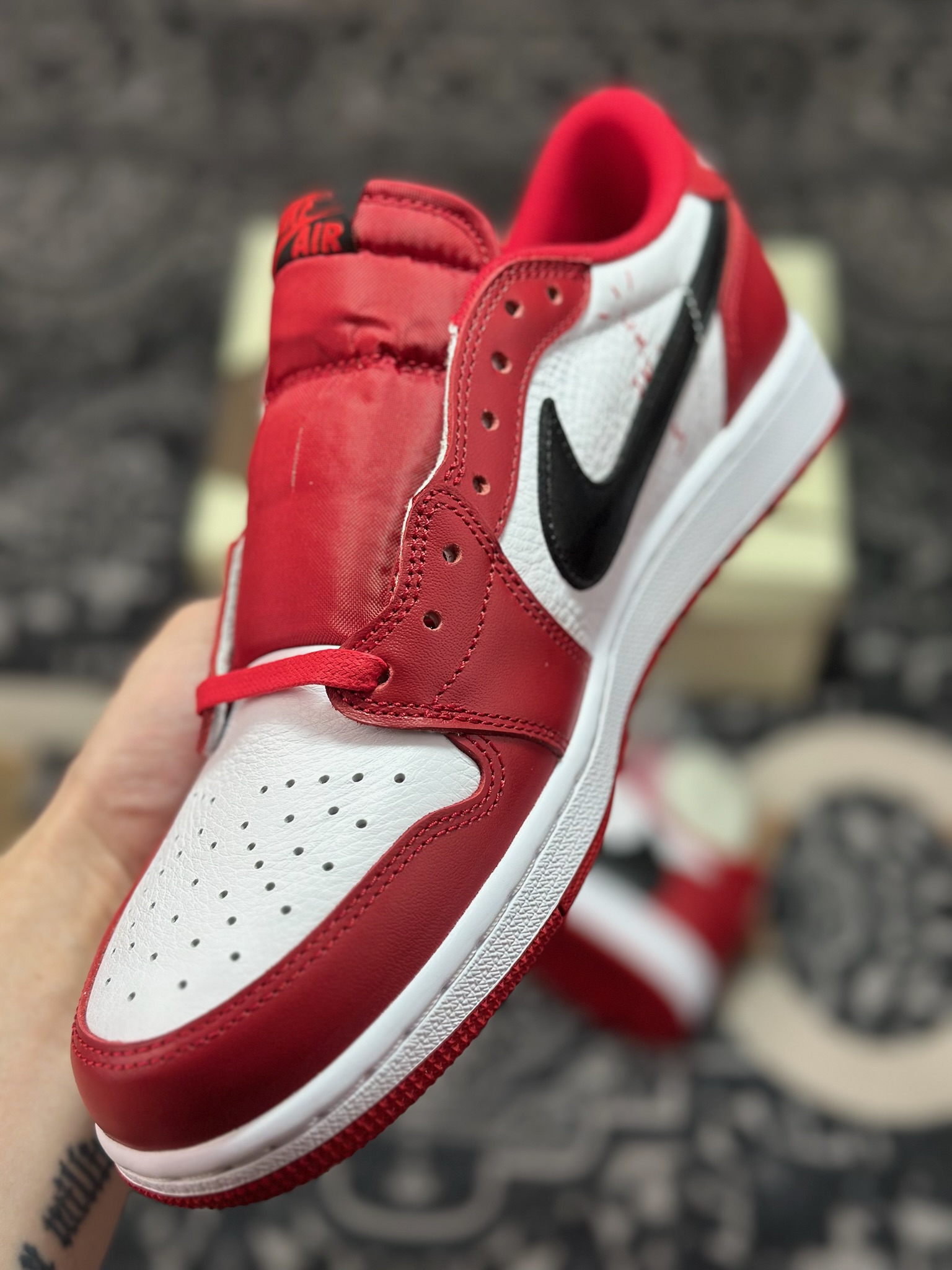 C400 优选 外贸专供 Travis Scott x Jordan Air Jordan 1 倒钩 红白黑 DM7866-101-Chinese UA Cheap High Quatity Brand Clothes Bags handbags Sneakers wholesale wholesaler seller from China Factory suppliers Fashion Clothing Shoes best Quality Beautiful Price C400 优选 外贸专供 Travis Scott x Jordan Air Jordan 1 倒钩 红白黑 DM7866-101