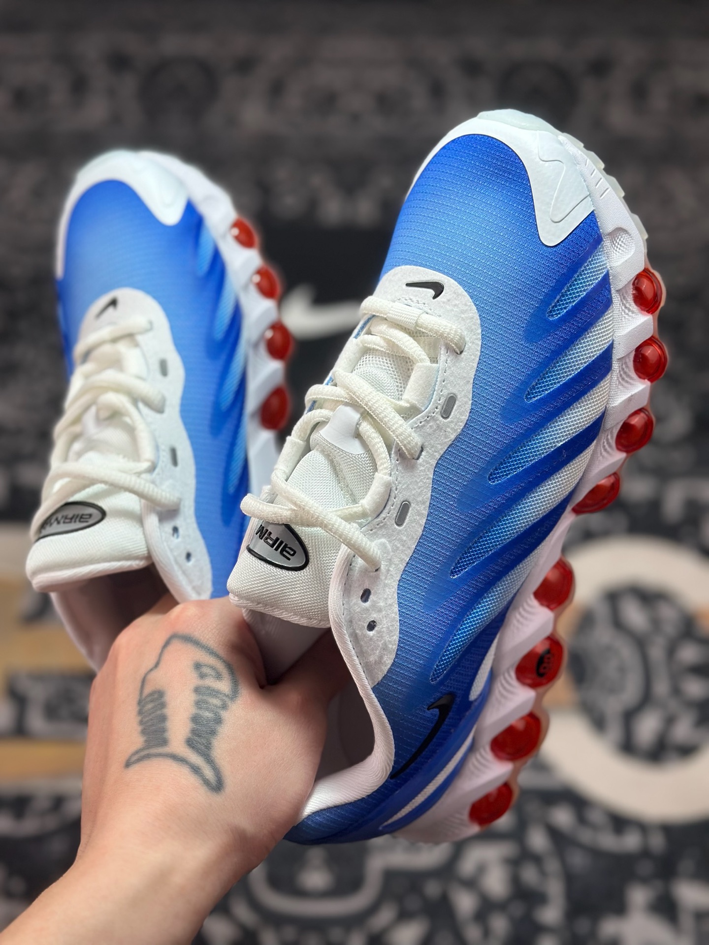 A690 Nk Air Max Dn8 耐克运动舒适减震气垫跑步鞋 FQ7860-300-Chinese UA Cheap High Quatity Brand Clothes Bags handbags Sneakers wholesale wholesaler seller from China Factory suppliers Fashion Clothing Shoes best Quality Beautiful Price A690 Nk Air Max Dn8 耐克运动舒适减震气垫跑步鞋 FQ7860-300