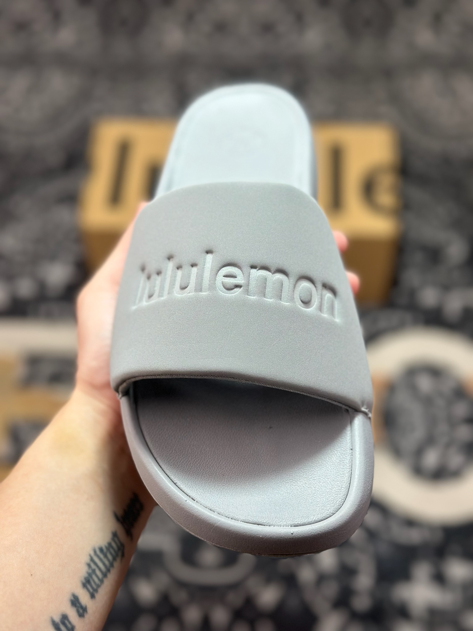 优选 原装级别 Lululemon.RestfeelTM 露露乐檬休闲运动拖鞋 一字拖 沙滩凉拖鞋