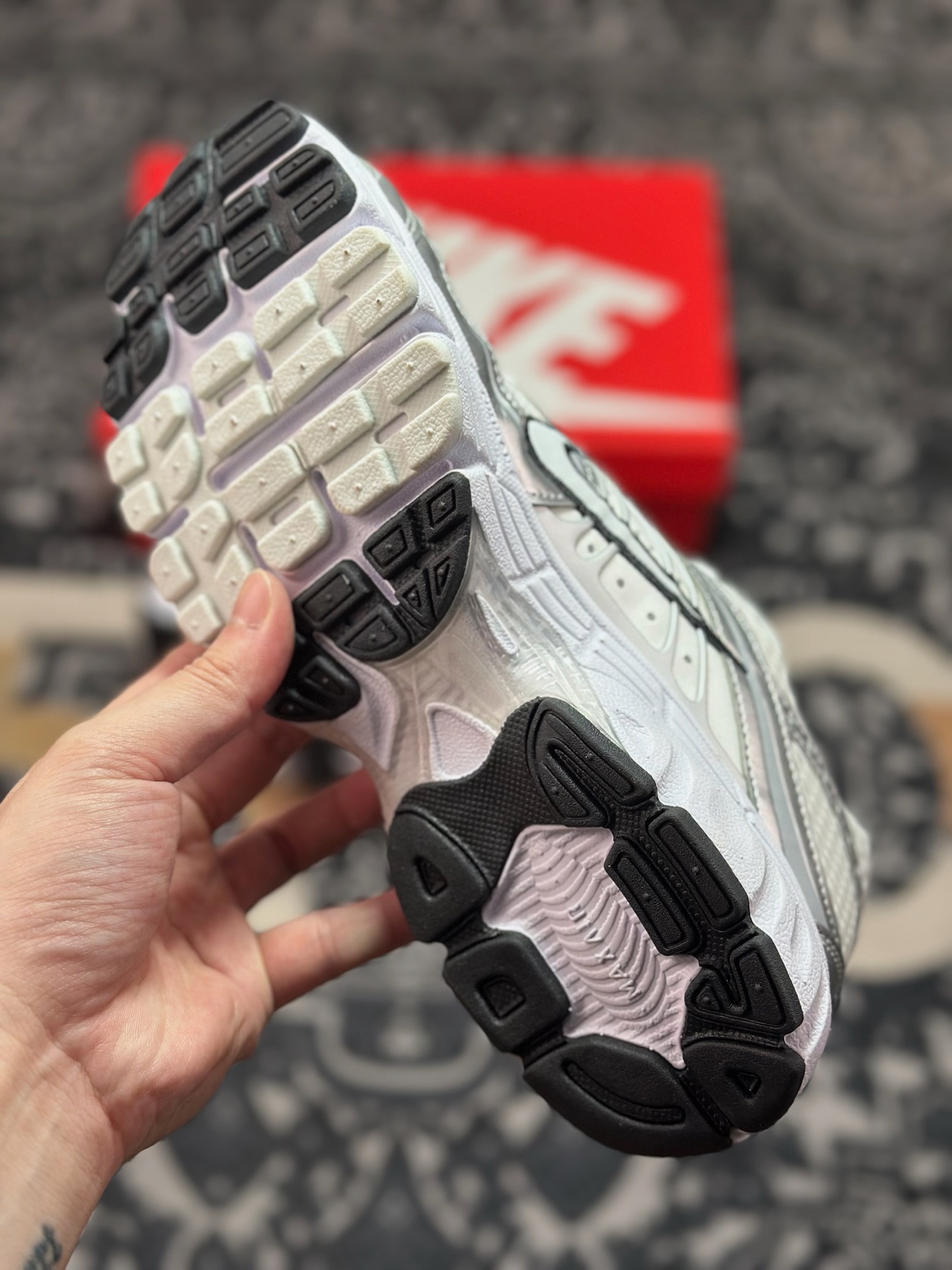 A6200 原厂级别 Nike Air Max Moto 2K 百搭舒适耐磨 低帮跑步鞋 HQ2056-103