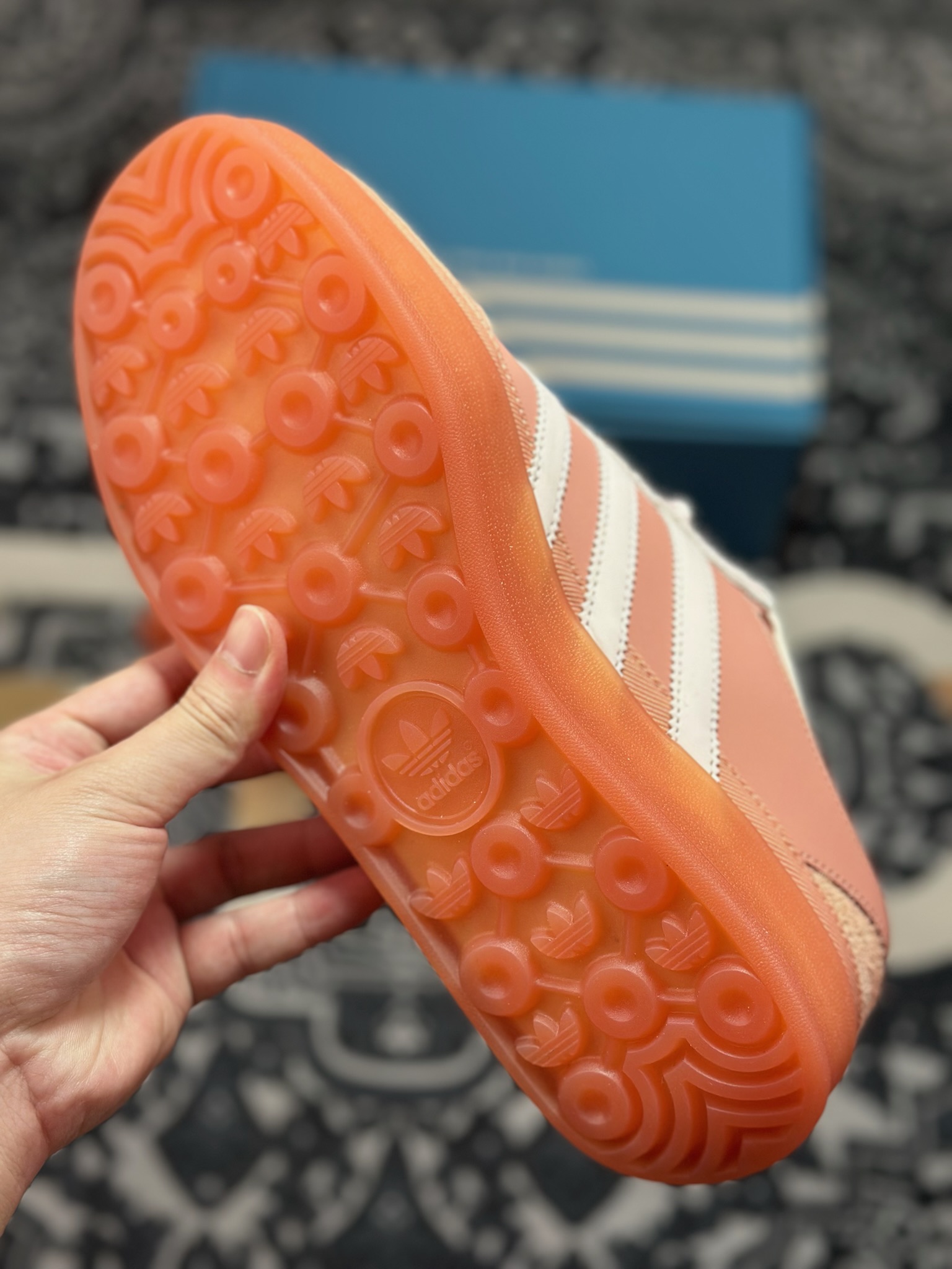 优选 原装级别 S2纯原Bad Bunny x Adidas Gazelle Indoor 联名款 三叶草复古休闲防滑耐磨低帮板鞋 JS5052