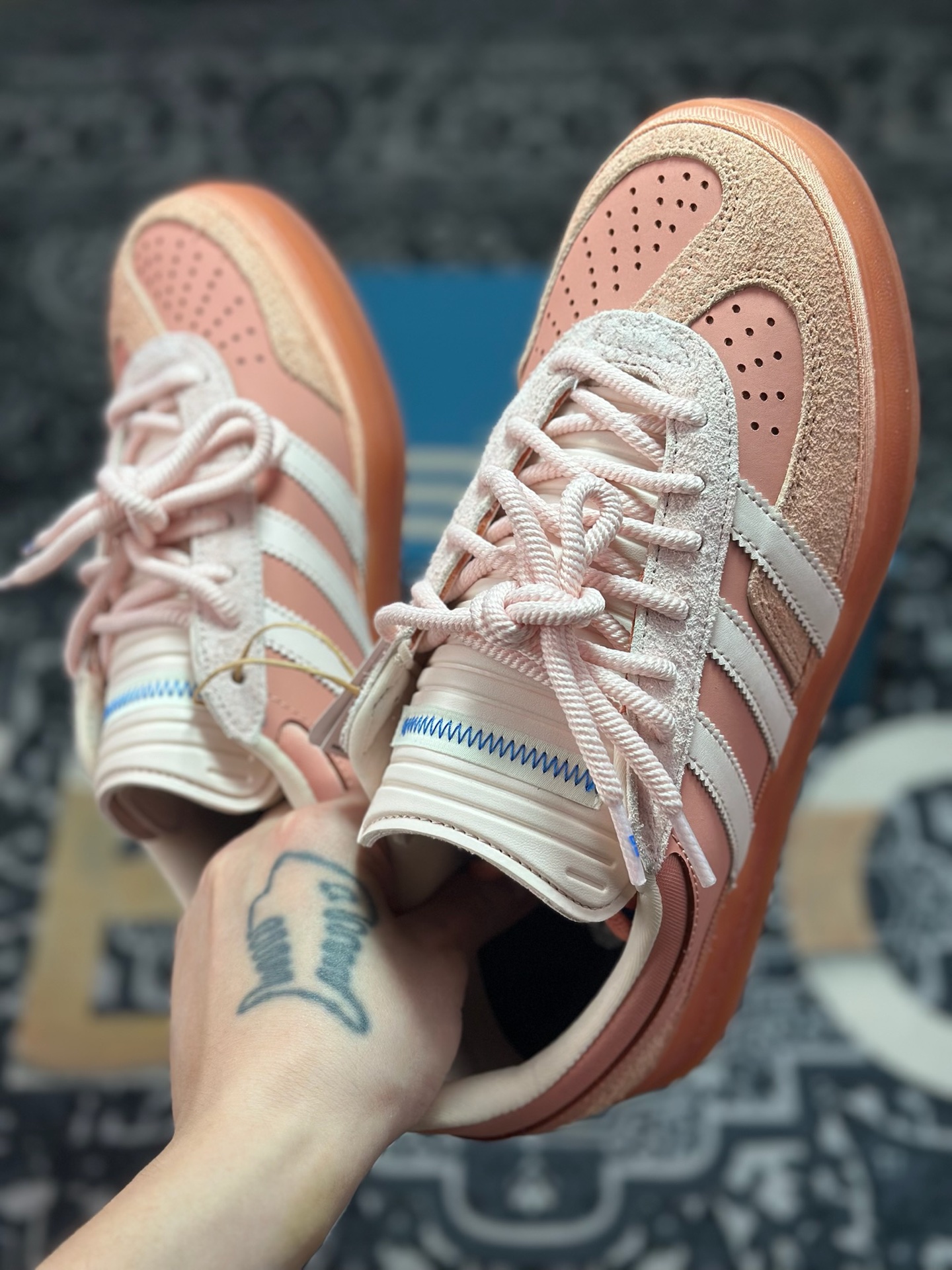 优选 原装级别 S2纯原Bad Bunny x Adidas Gazelle Indoor 联名款 三叶草复古休闲防滑耐磨低帮板鞋 JS5052
