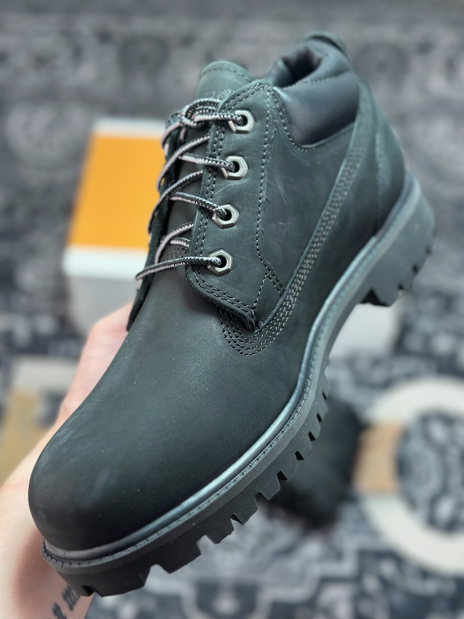 天伯伦Timberland Men's Classic Oxford Waterproof Boots男款低帮防水沙漠工装休闲马丁低靴“黑武士泥灰”TB073537-001