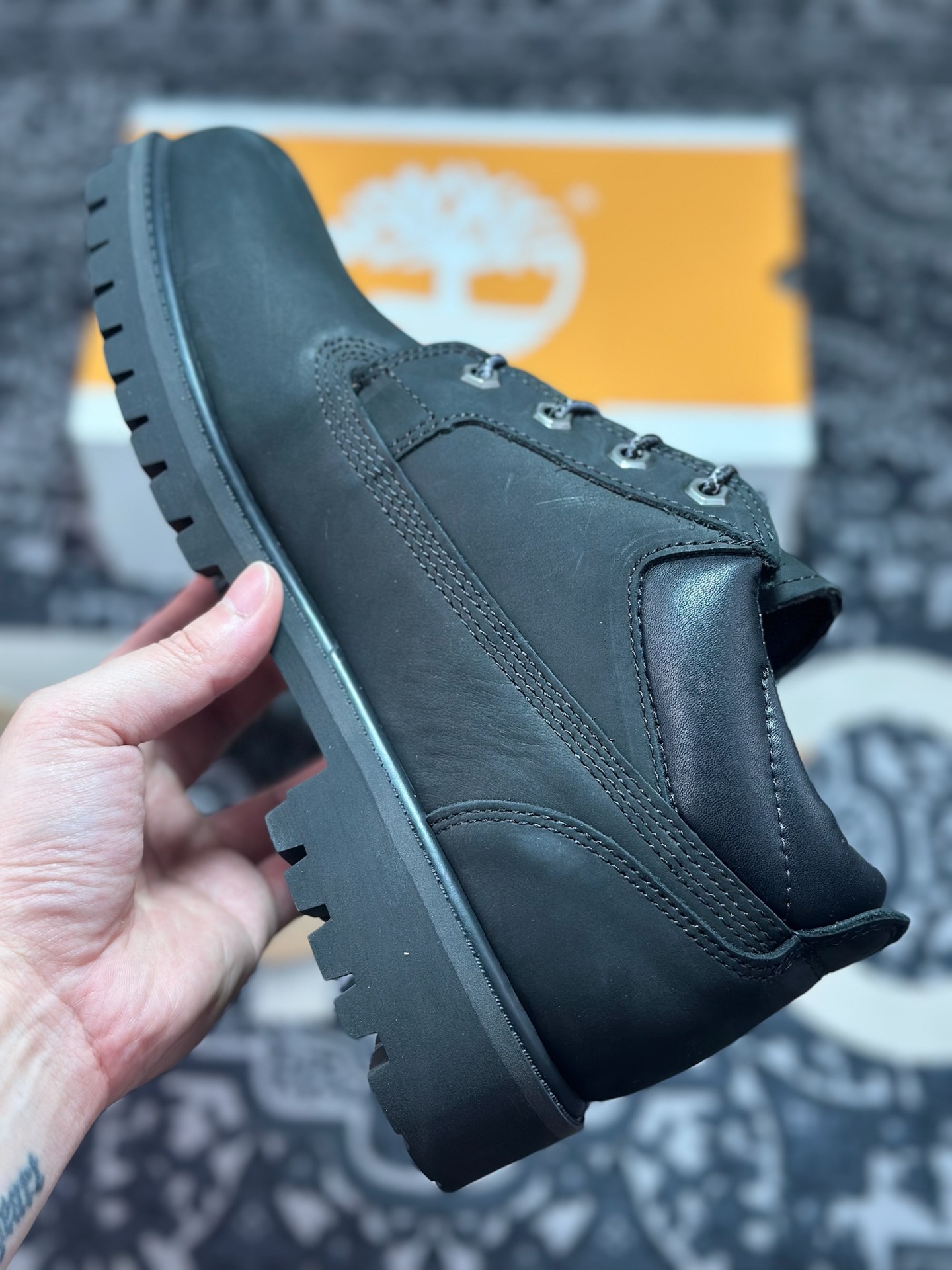 天伯伦Timberland Men's Classic Oxford Waterproof Boots男款低帮防水沙漠工装休闲马丁低靴“黑武士泥灰”TB073537-001