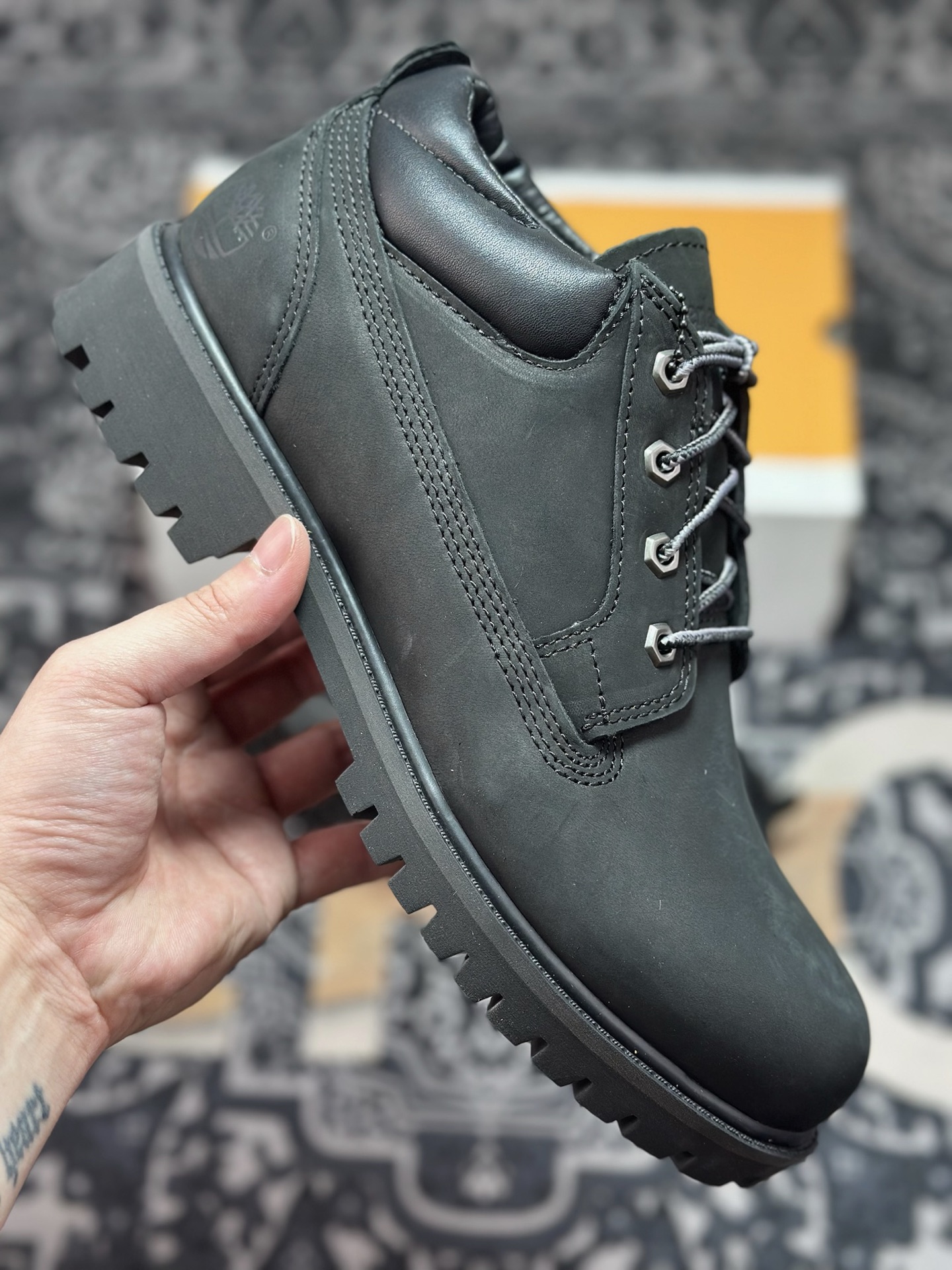 天伯伦Timberland Men's Classic Oxford Waterproof Boots男款低帮防水沙漠工装休闲马丁低靴“黑武士泥灰”TB073537-001