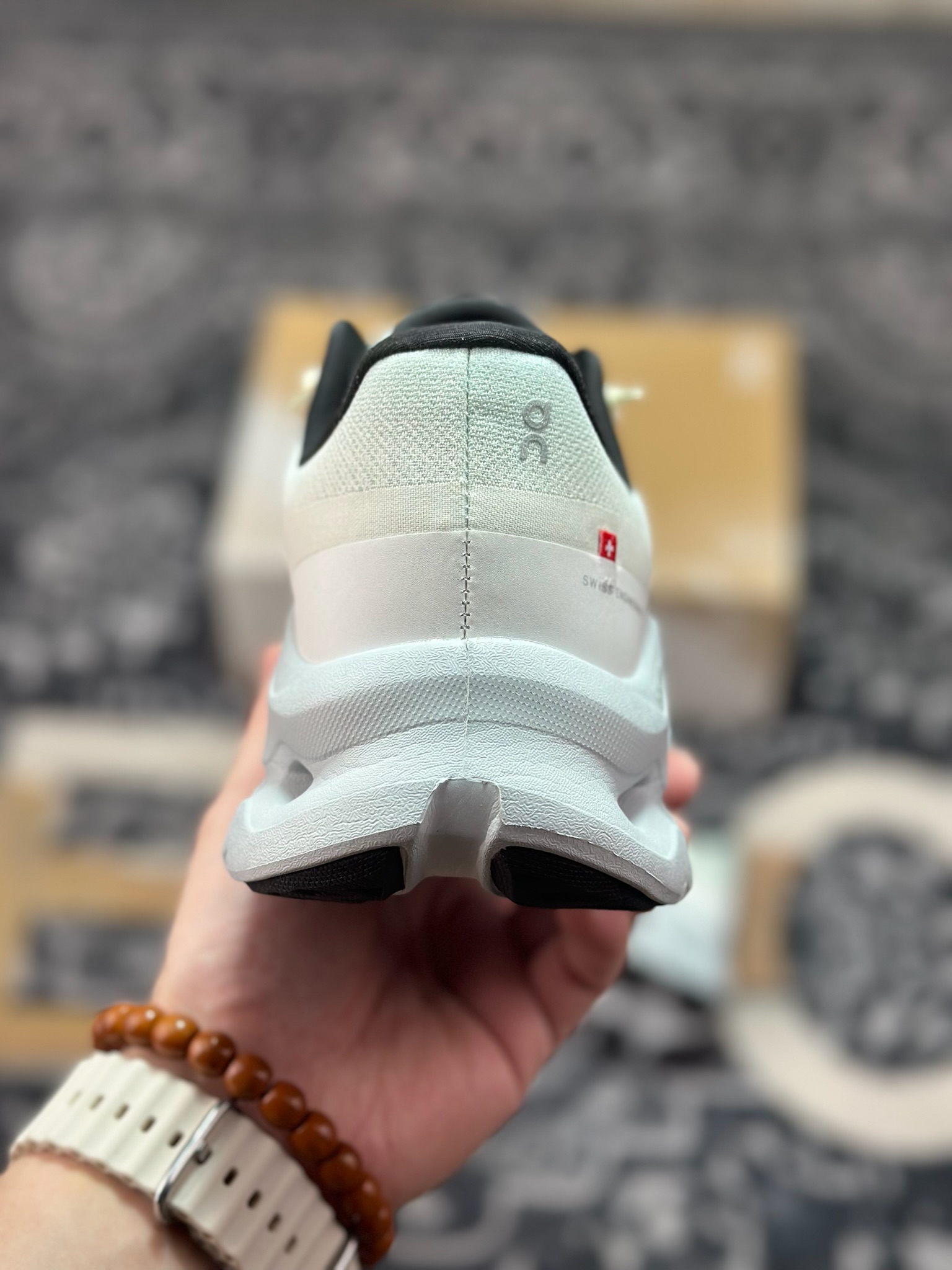 A6200 原厂级别 x Loewe 罗意威联名昂跑 Cloudventurure 系列