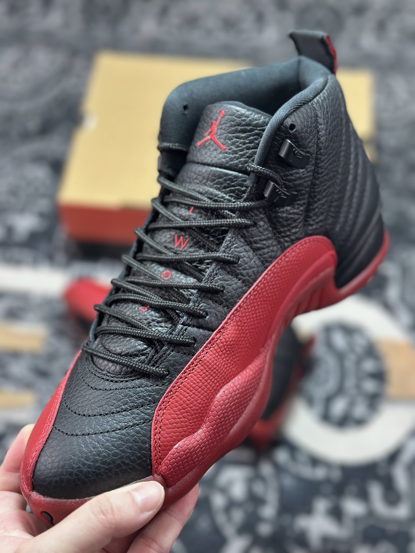 优选 原装级别 Air Jordan 12 ” Black Red ” 黑红 AJ12乔12 男子文化篮球鞋 CT8013-002
