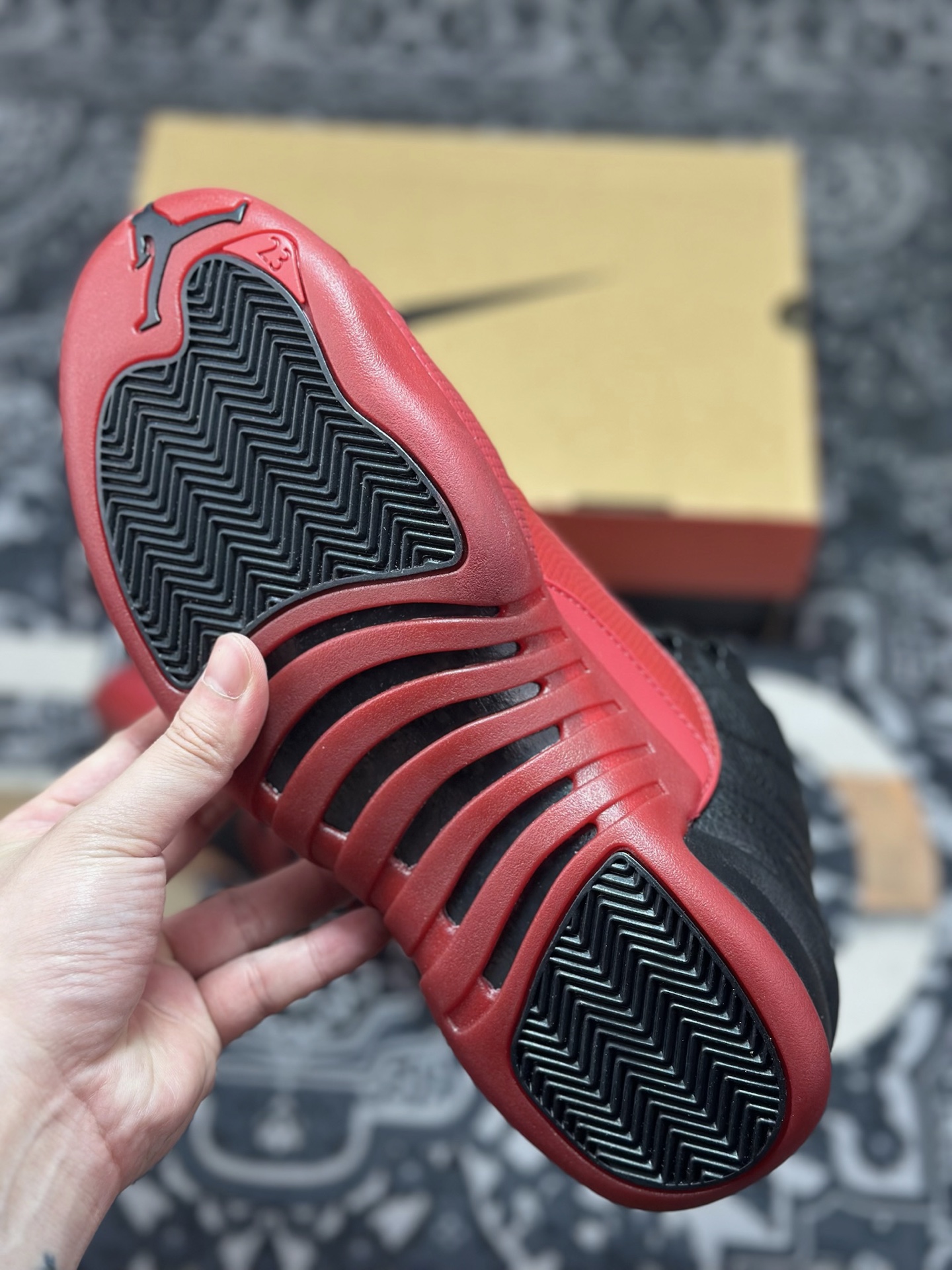 优选 原装级别 Air Jordan 12 ” Black Red ” 黑红 AJ12乔12 男子文化篮球鞋 CT8013-002