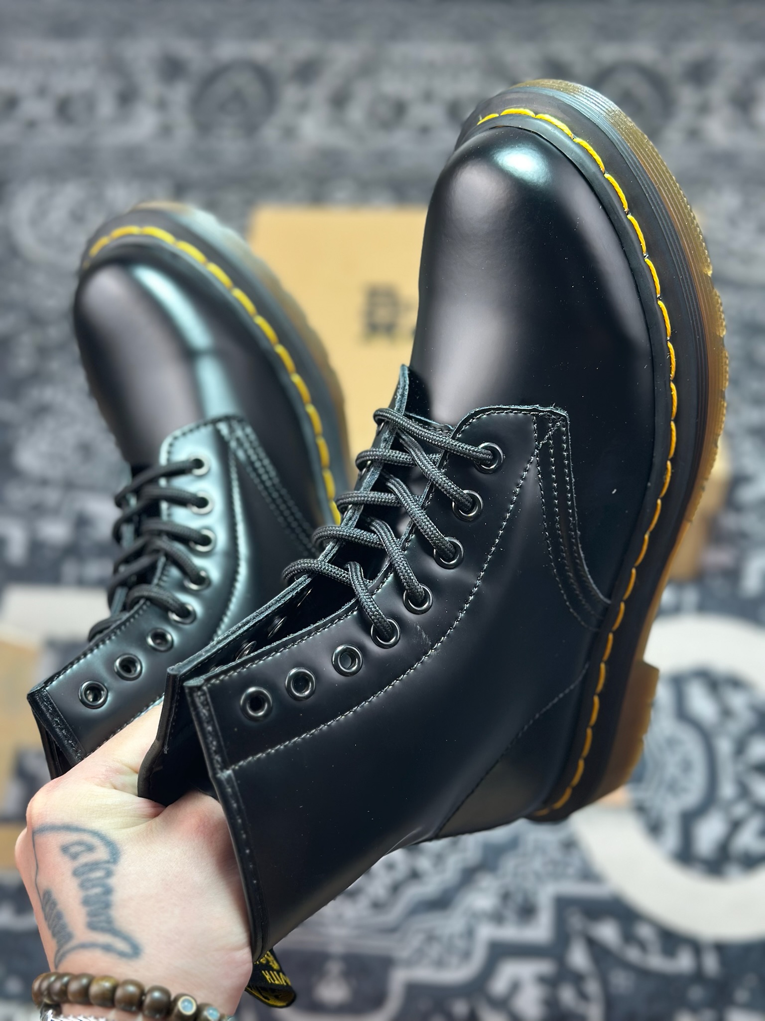 原厂级别 新货Dr.Martens 马汀博士经典款 马丁靴系列 哑光面 黑色硬皮