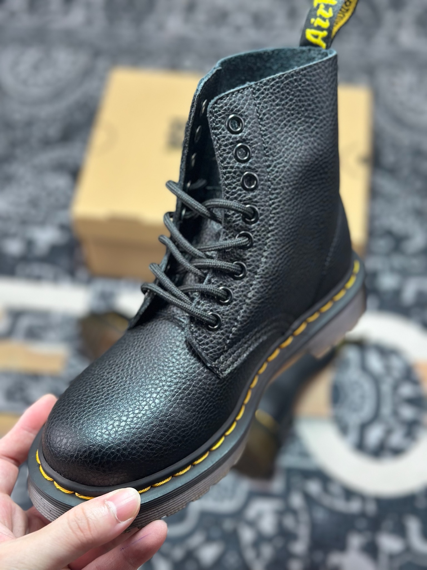 原厂级别 新货Dr.Martens 马汀博士经典款 马丁靴系列 黑色荔枝纹牛皮