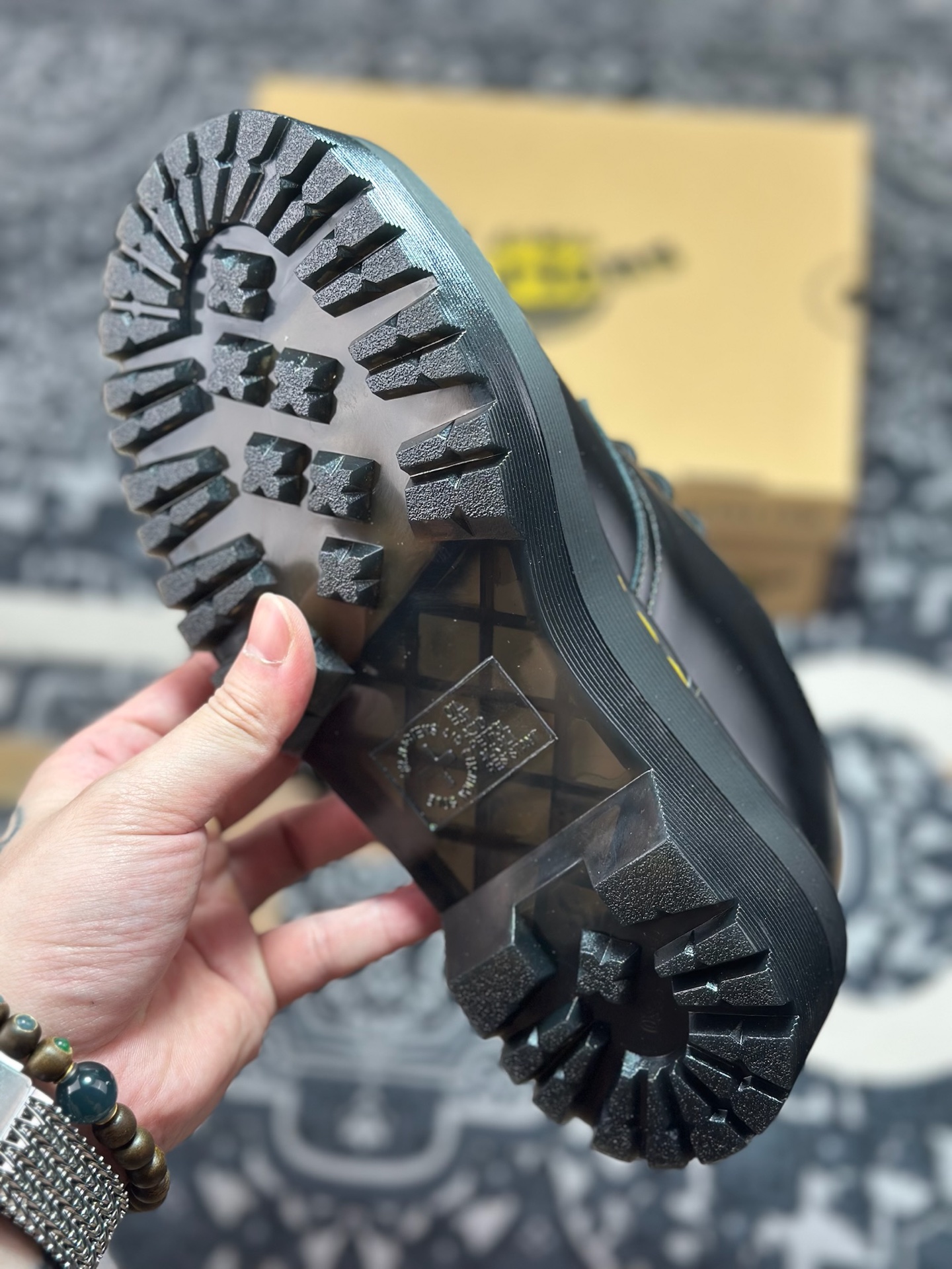 原厂级别 新货Dr.Martens 马汀博士经典款 厚底马丁靴系列 黑色硬皮