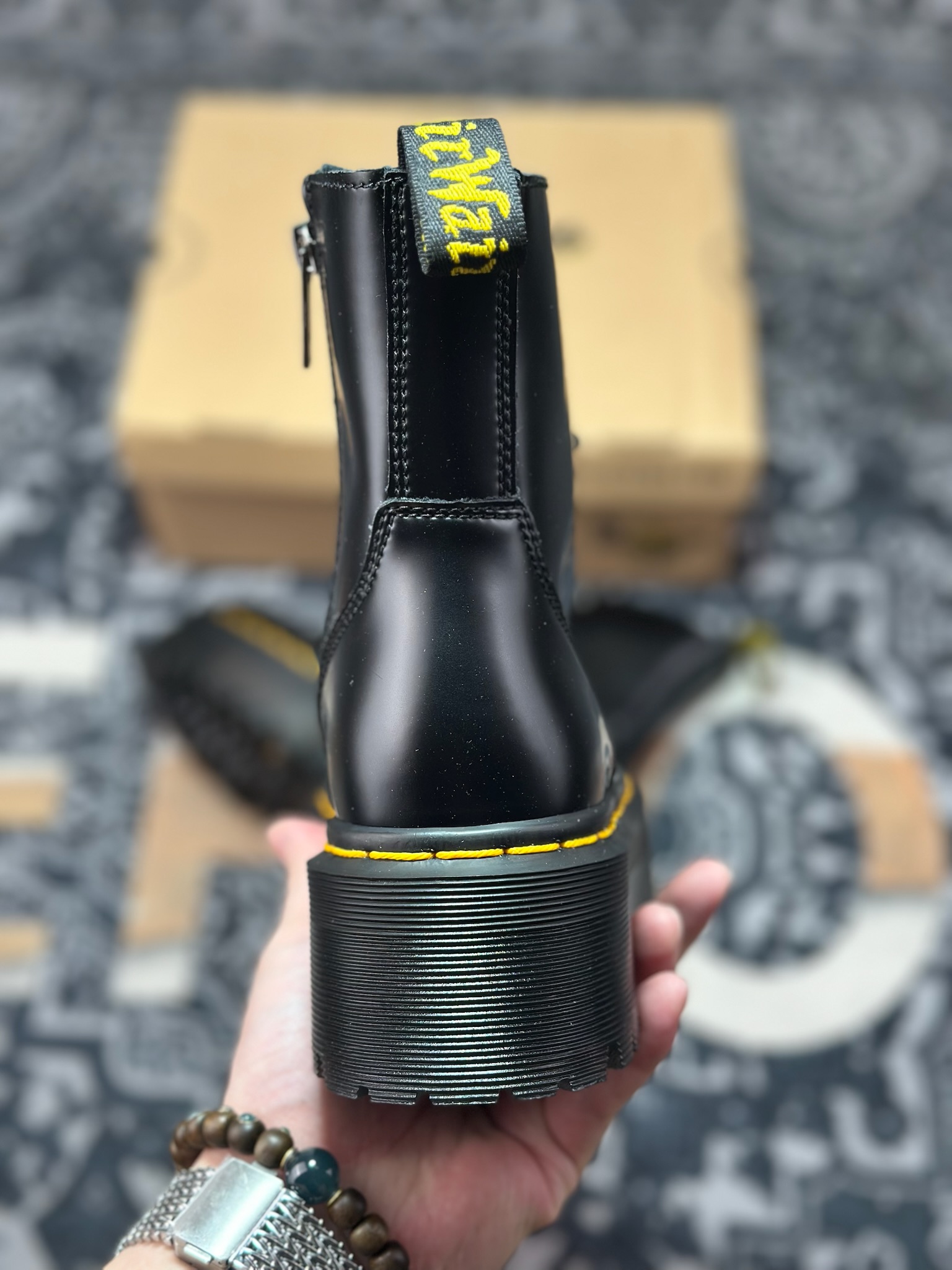 原厂级别 新货Dr.Martens 马汀博士经典款 厚底马丁靴系列 哑光面 黑色硬皮