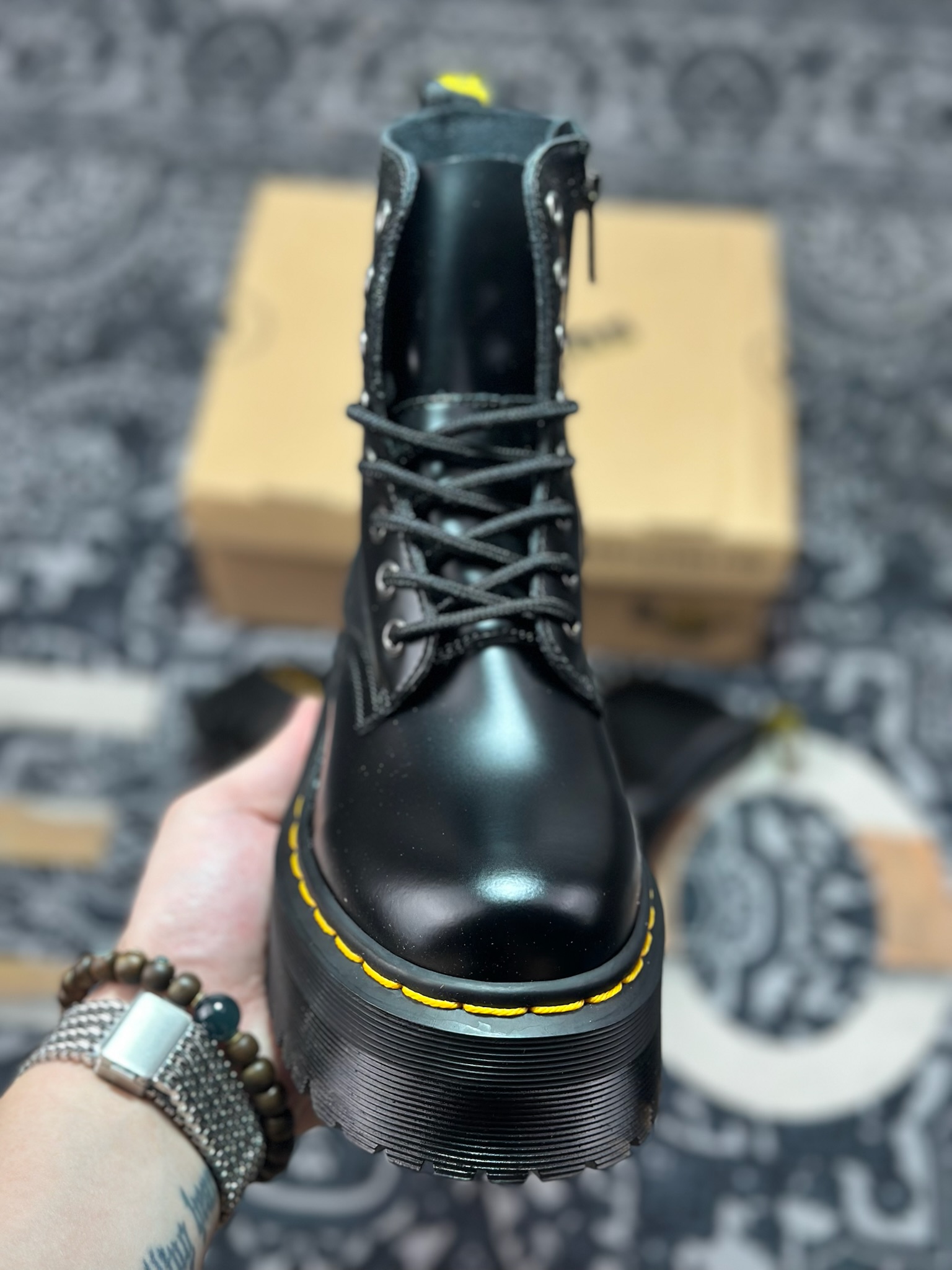 原厂级别 新货Dr.Martens 马汀博士经典款 厚底马丁靴系列 哑光面 黑色硬皮