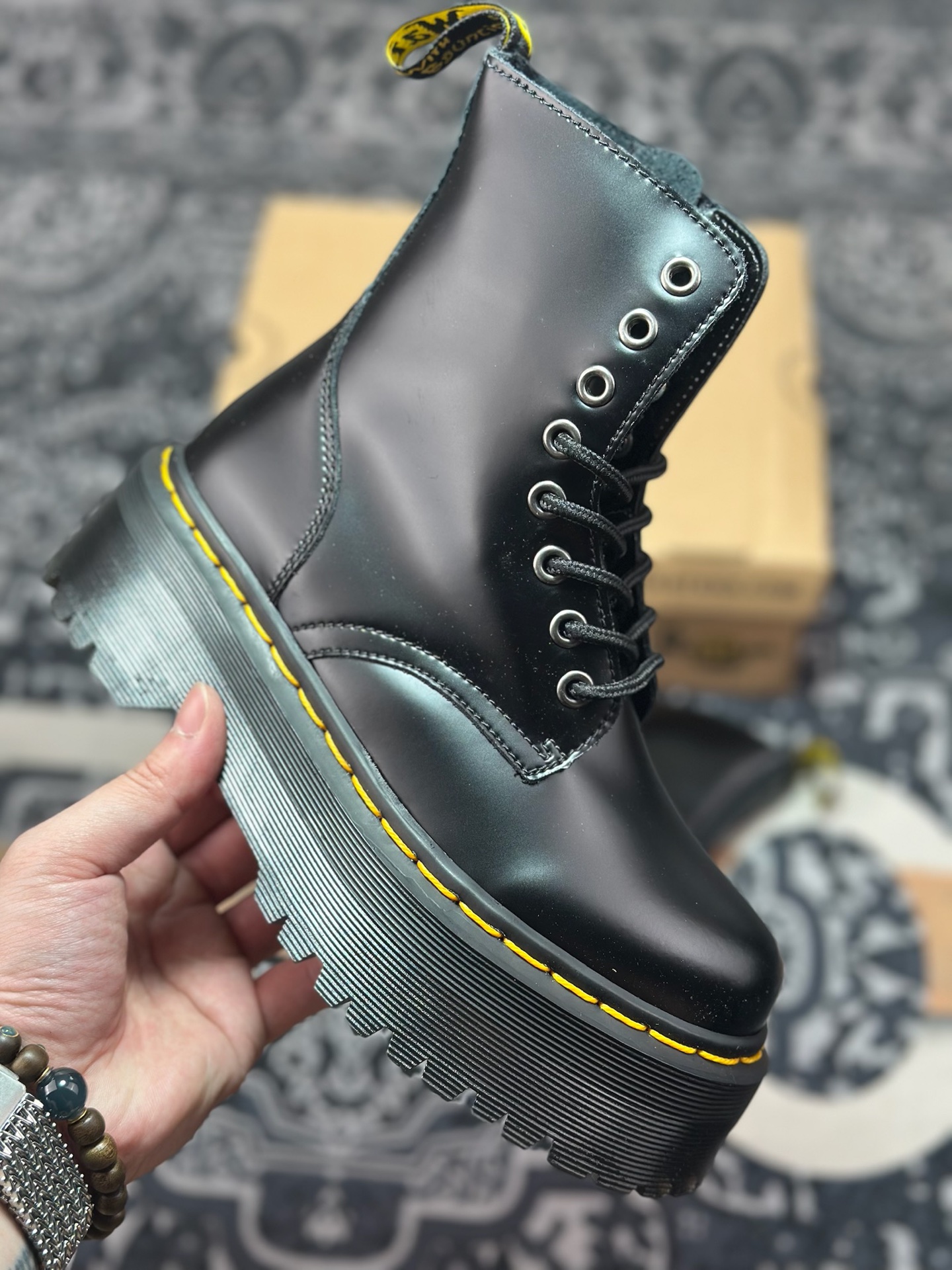 原厂级别 新货Dr.Martens 马汀博士经典款 厚底马丁靴系列 哑光面 黑色硬皮