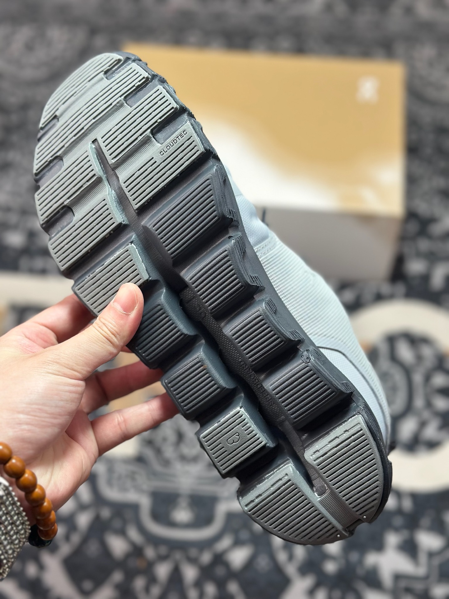 原装级别 ON 昂跑 On Cloud 6 系列 网面透气运动鞋跑步鞋