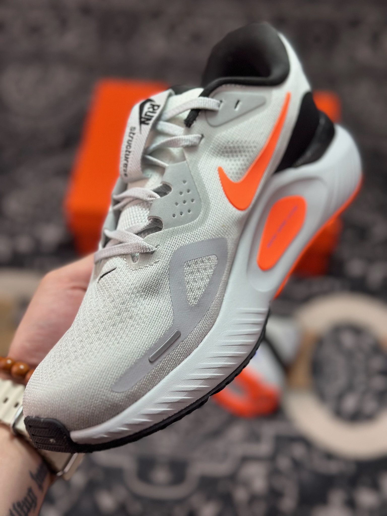 原厂级别NIKE STRUCTURE 26代登月系列网透面气 训跑练步鞋 HJ1102-004