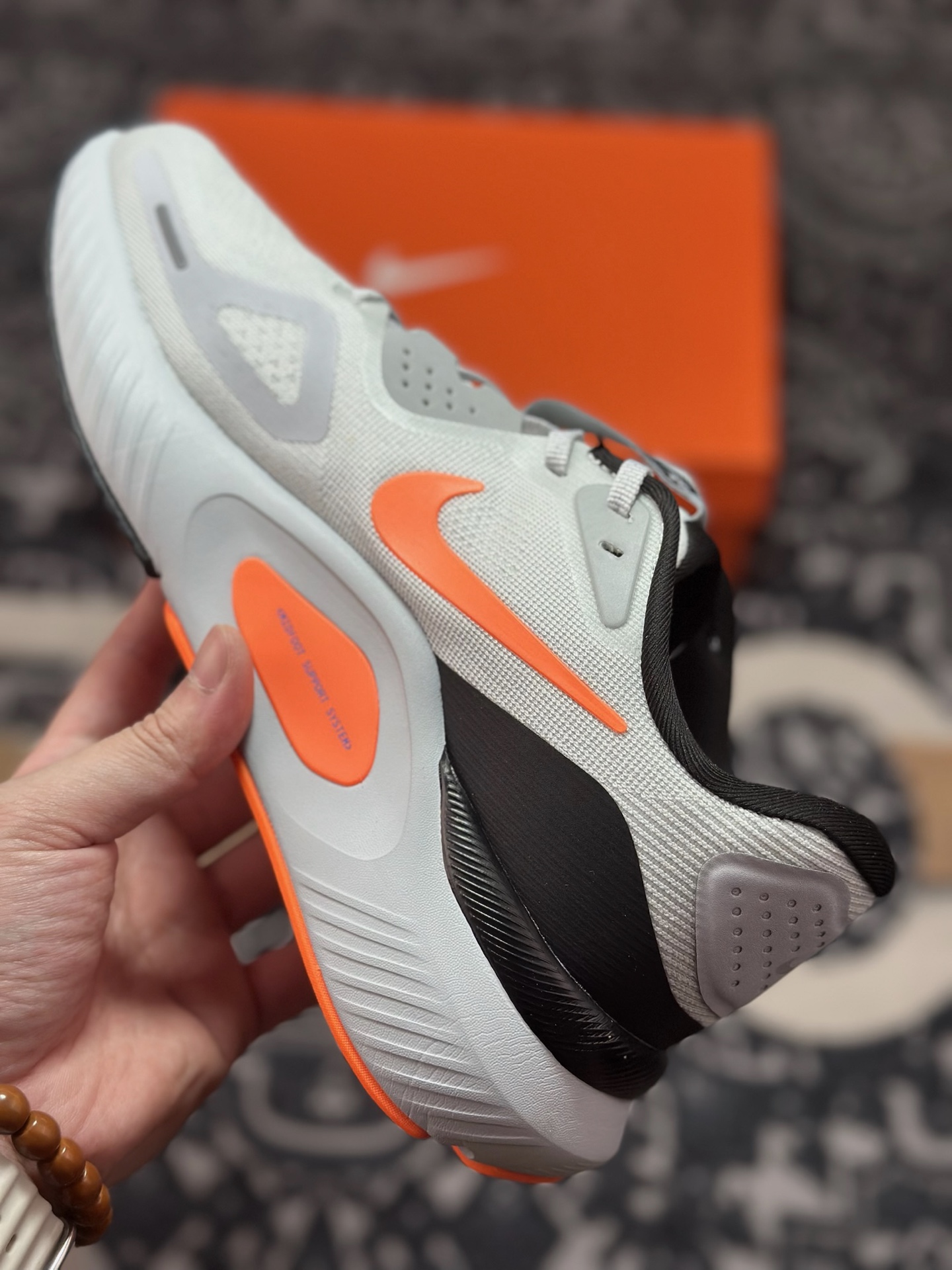 原厂级别NIKE STRUCTURE 26代登月系列网透面气 训跑练步鞋 HJ1102-004