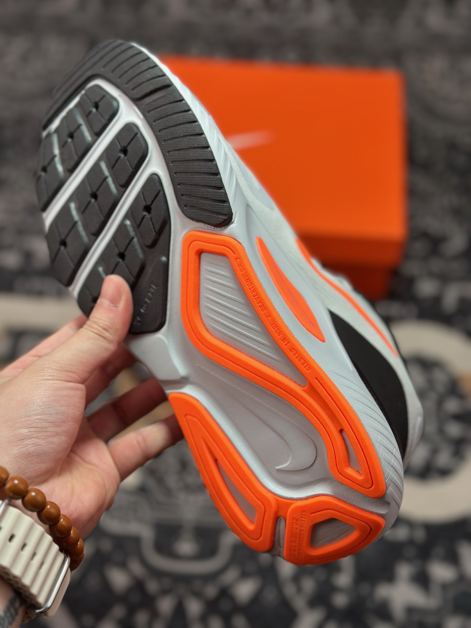 原厂级别NIKE STRUCTURE 26代登月系列网透面气 训跑练步鞋 HJ1102-004