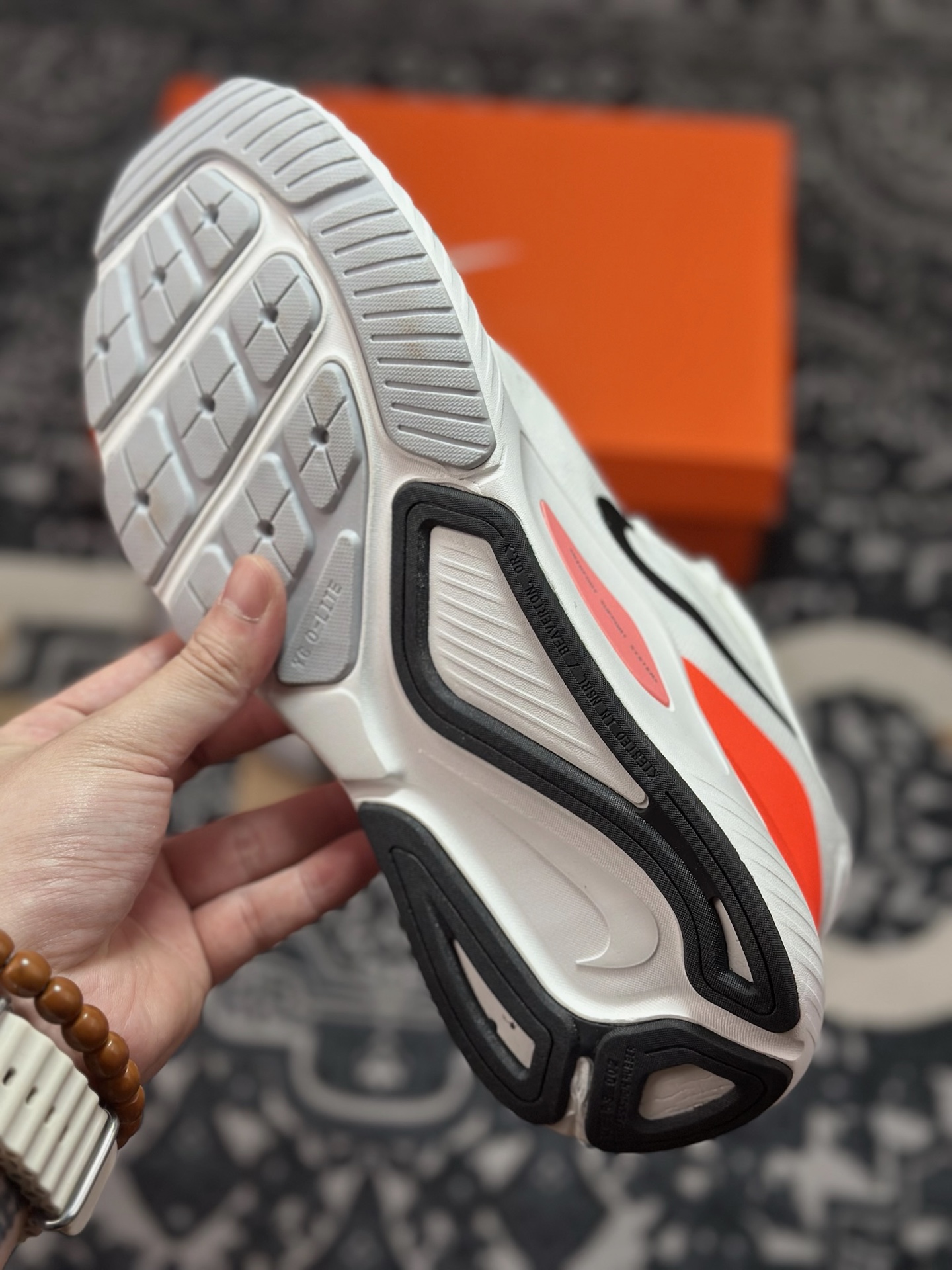 原厂级别NIKE STRUCTURE 26代登月系列网透面气 训跑练步鞋 HJ1102-102