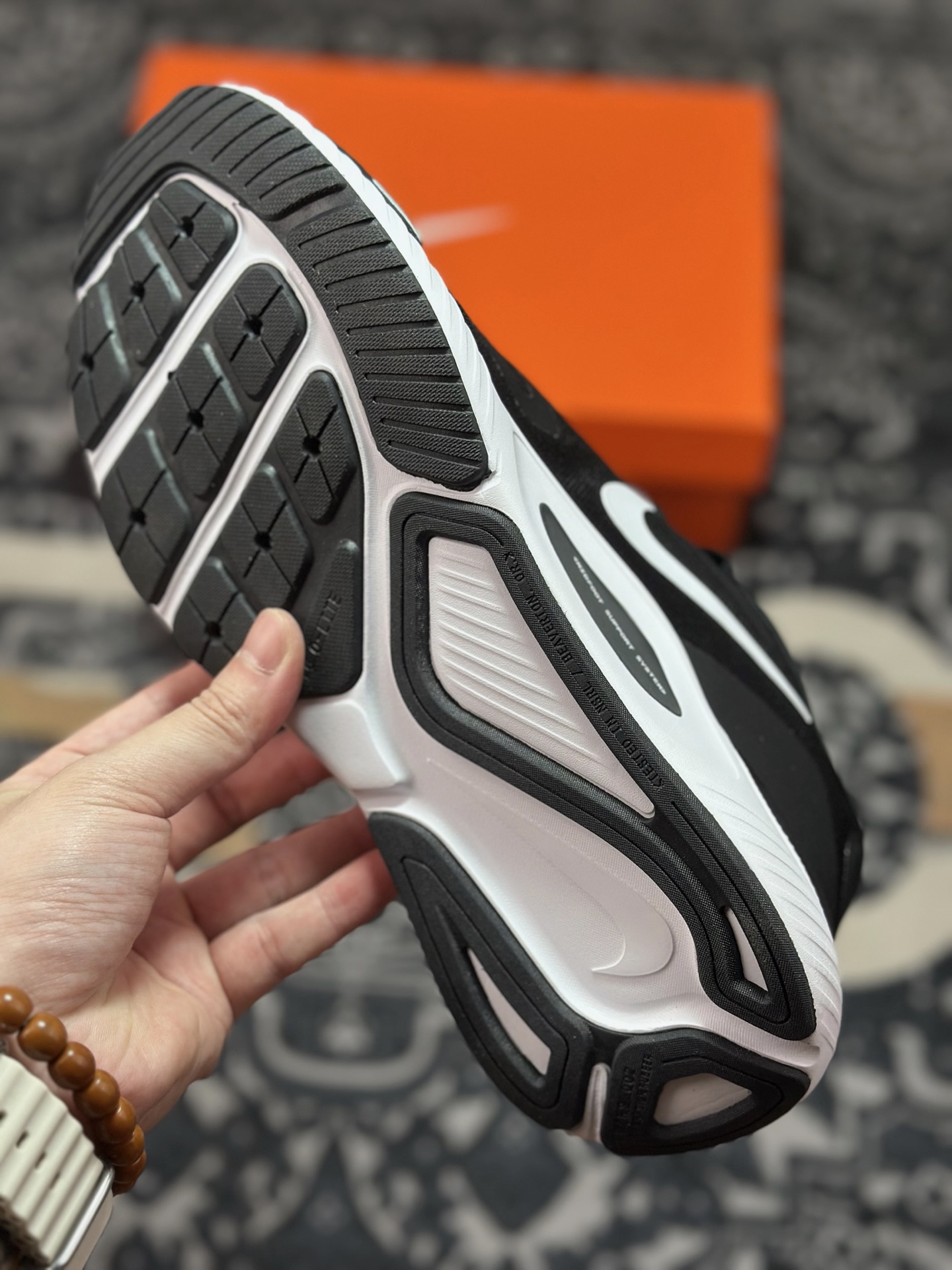 原厂级别NIKE STRUCTURE 26代登月系列网透面气 训跑练步鞋 HJ1101-003