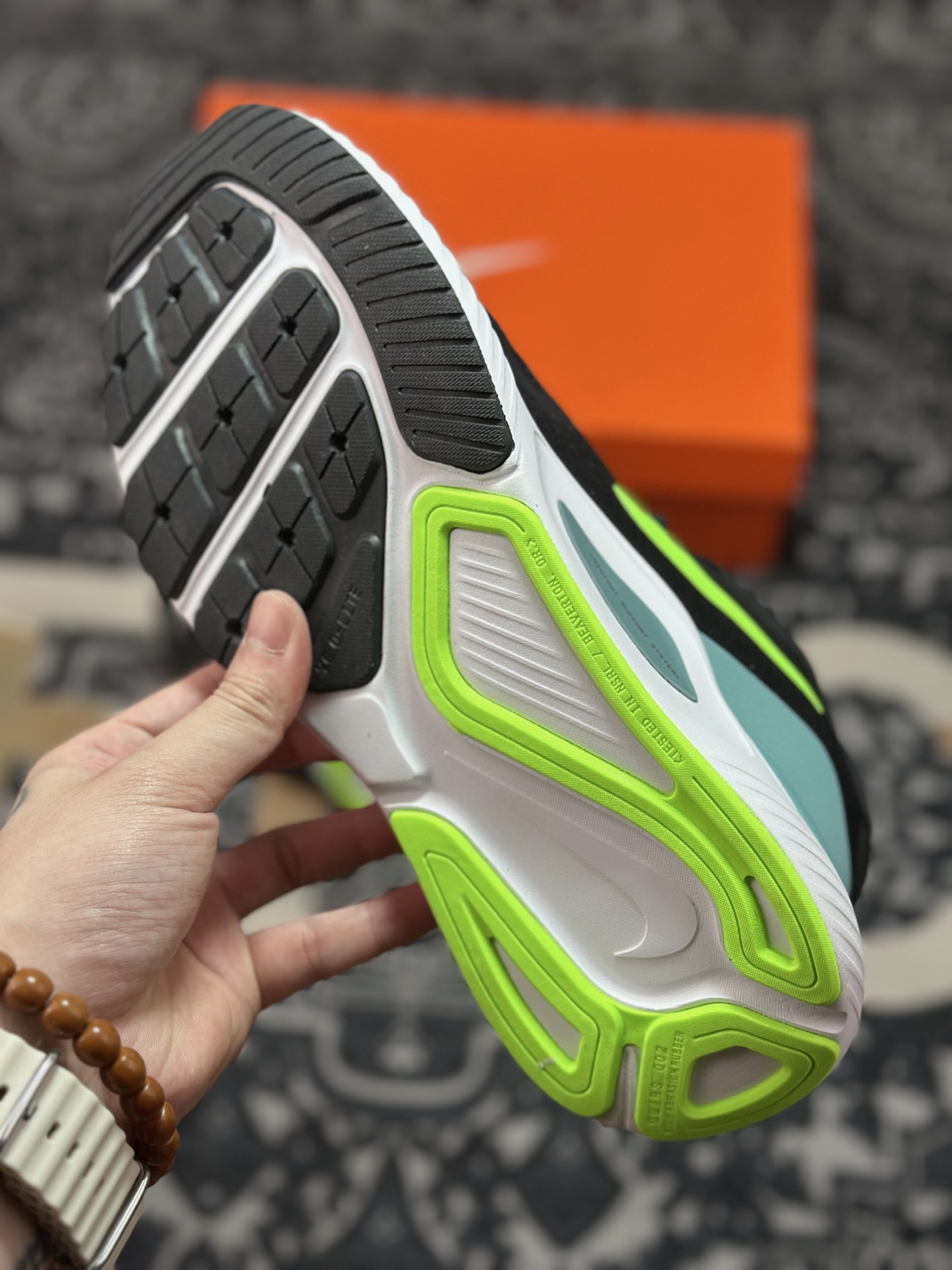 原厂级别NIKE STRUCTURE 26代登月系列网透面气 训跑练步鞋 HJ1102-008