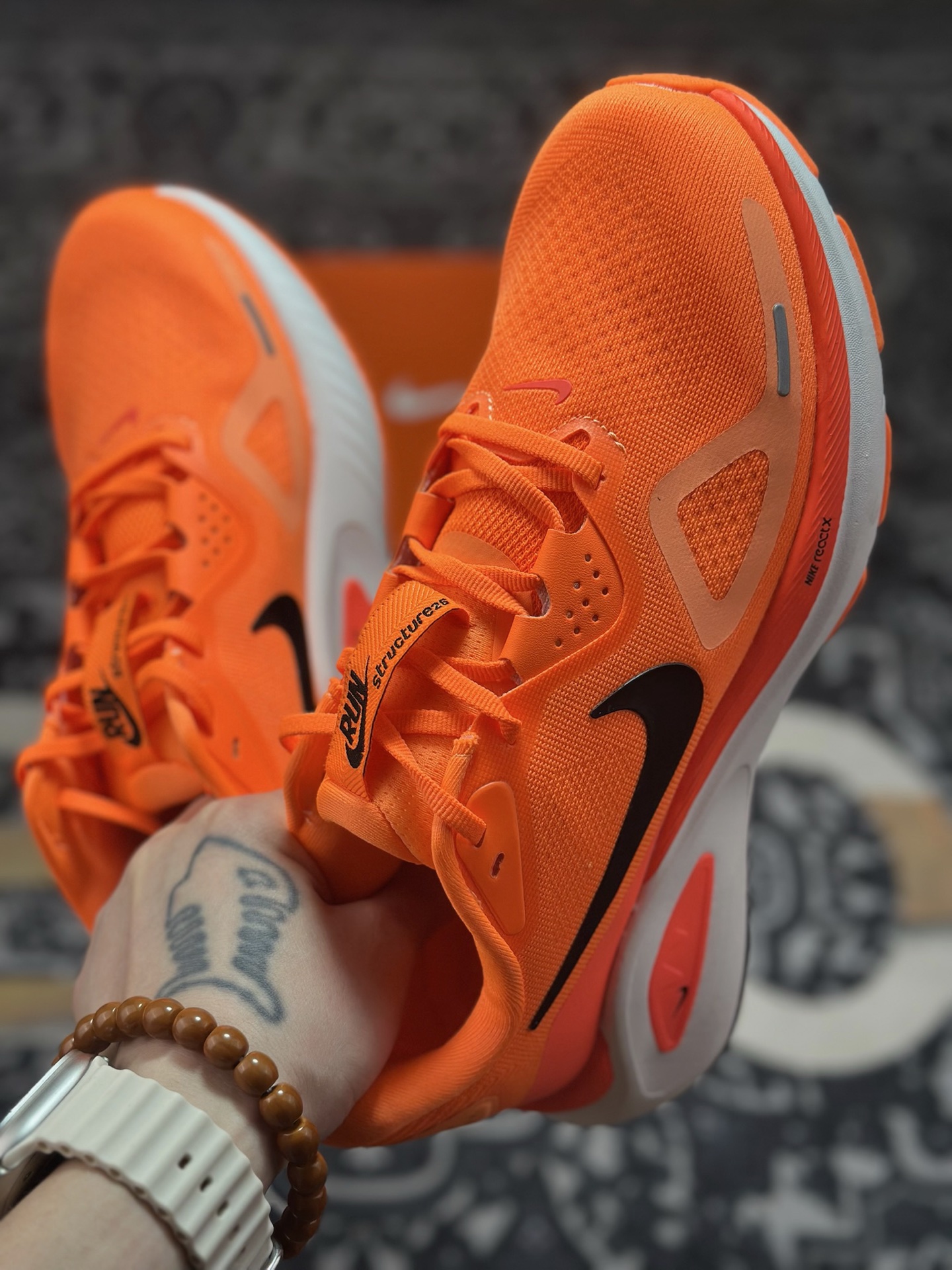 原厂级别NIKE STRUCTURE 26代登月系列网透面气 训跑练步鞋 HJ1102-800