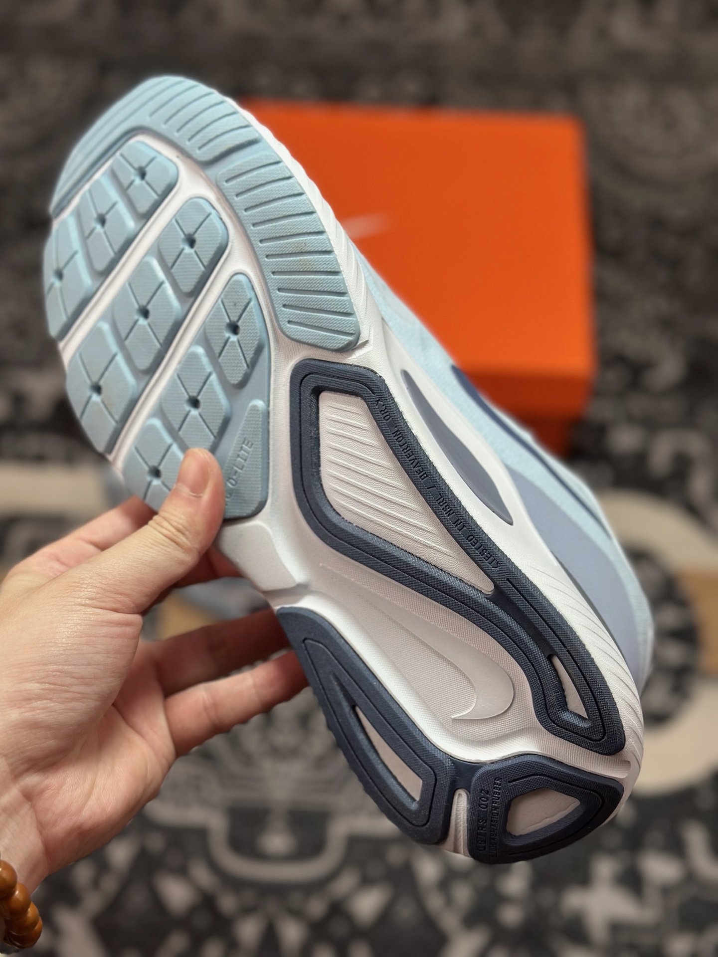 原厂级别NIKE STRUCTURE 26代登月系列网透面气 训跑练步鞋 HJ1102-401