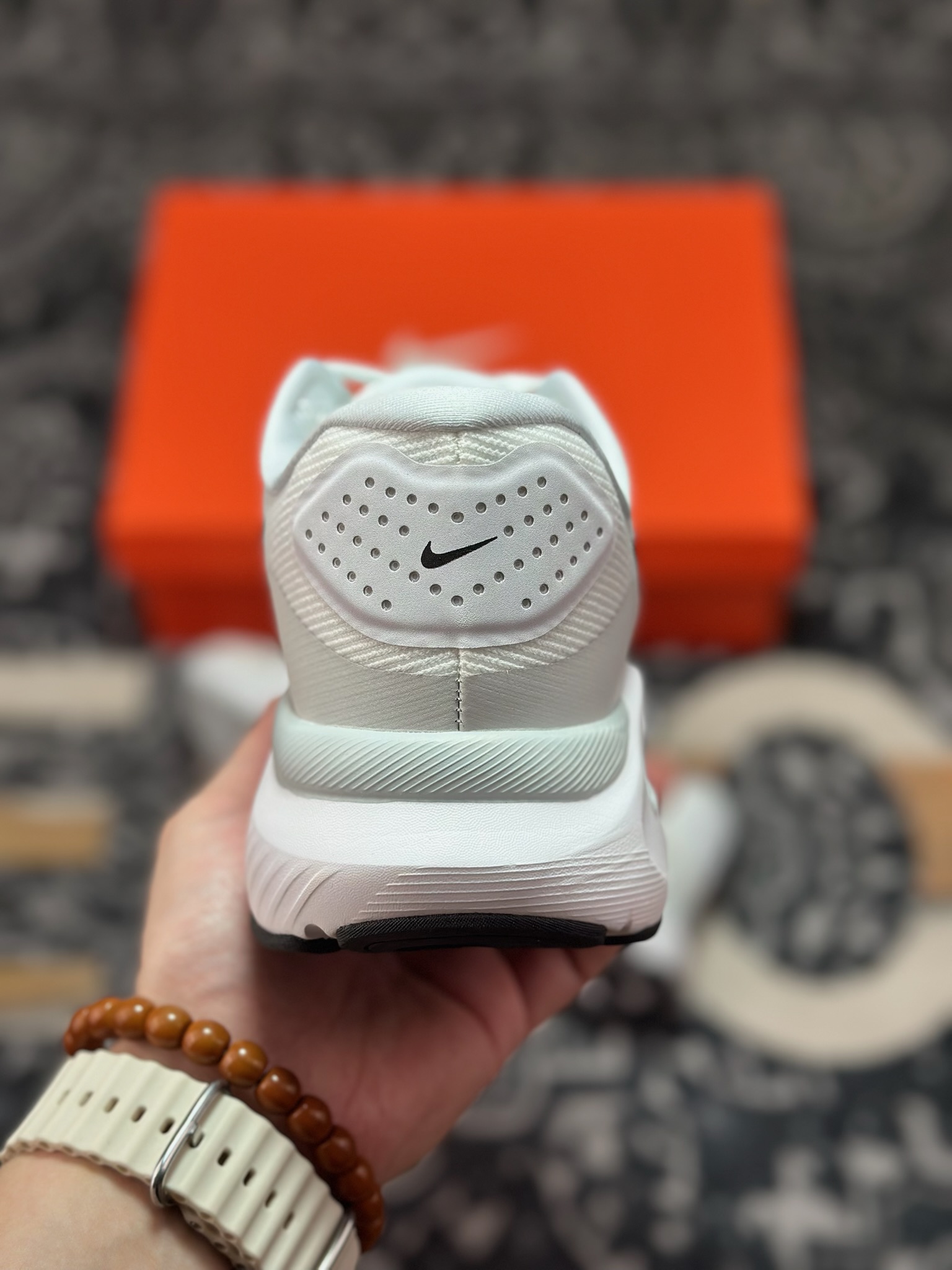 原厂级别NIKE STRUCTURE 26代登月系列网透面气 训跑练步鞋 HJ1102-100