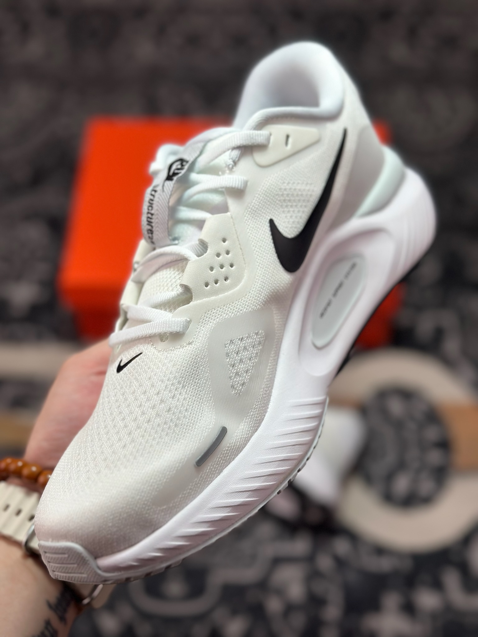 原厂级别NIKE STRUCTURE 26代登月系列网透面气 训跑练步鞋 HJ1102-100