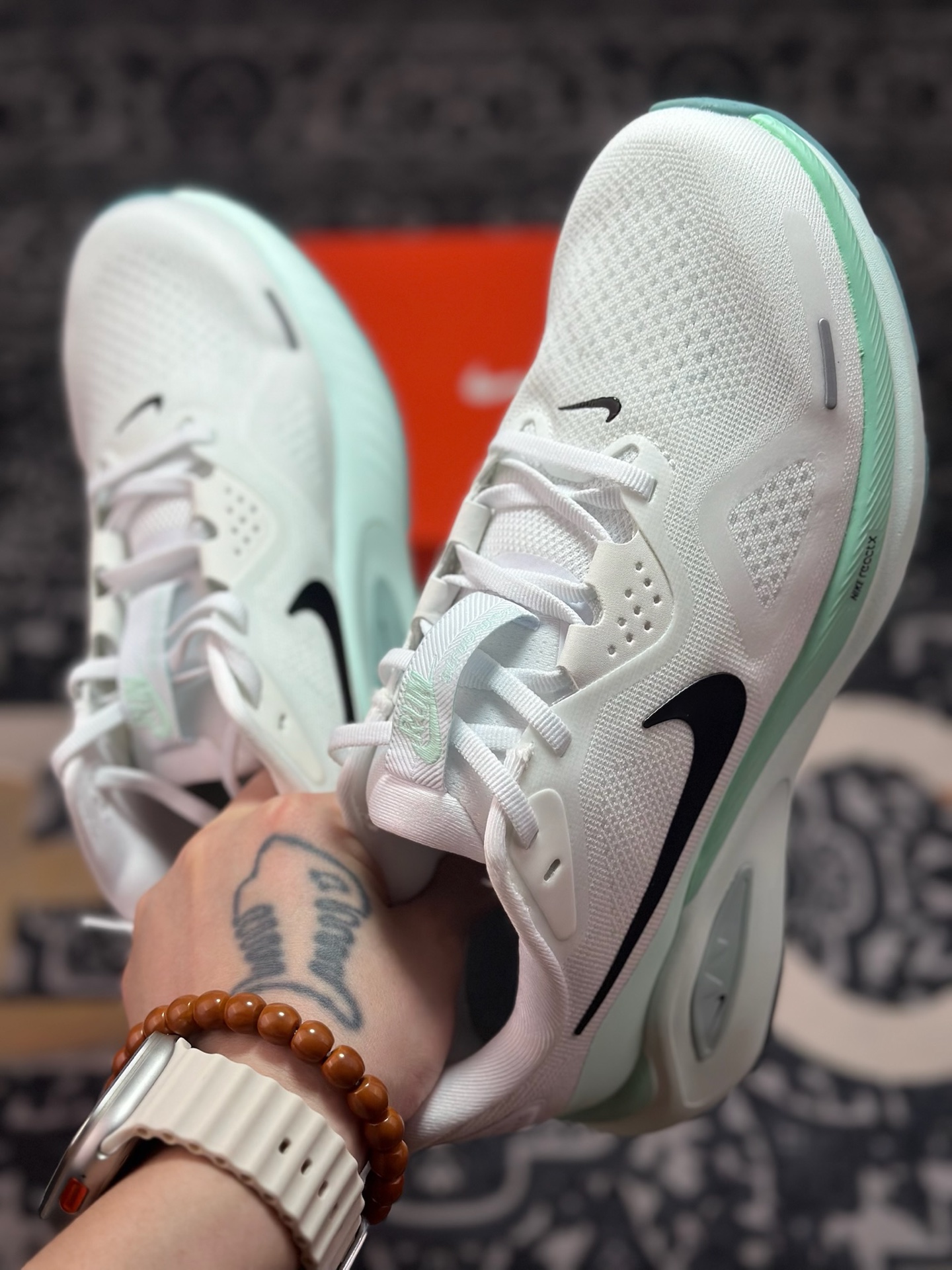 原厂级别NIKE STRUCTURE 26代登月系列网透面气 训跑练步鞋 HJ1101-100