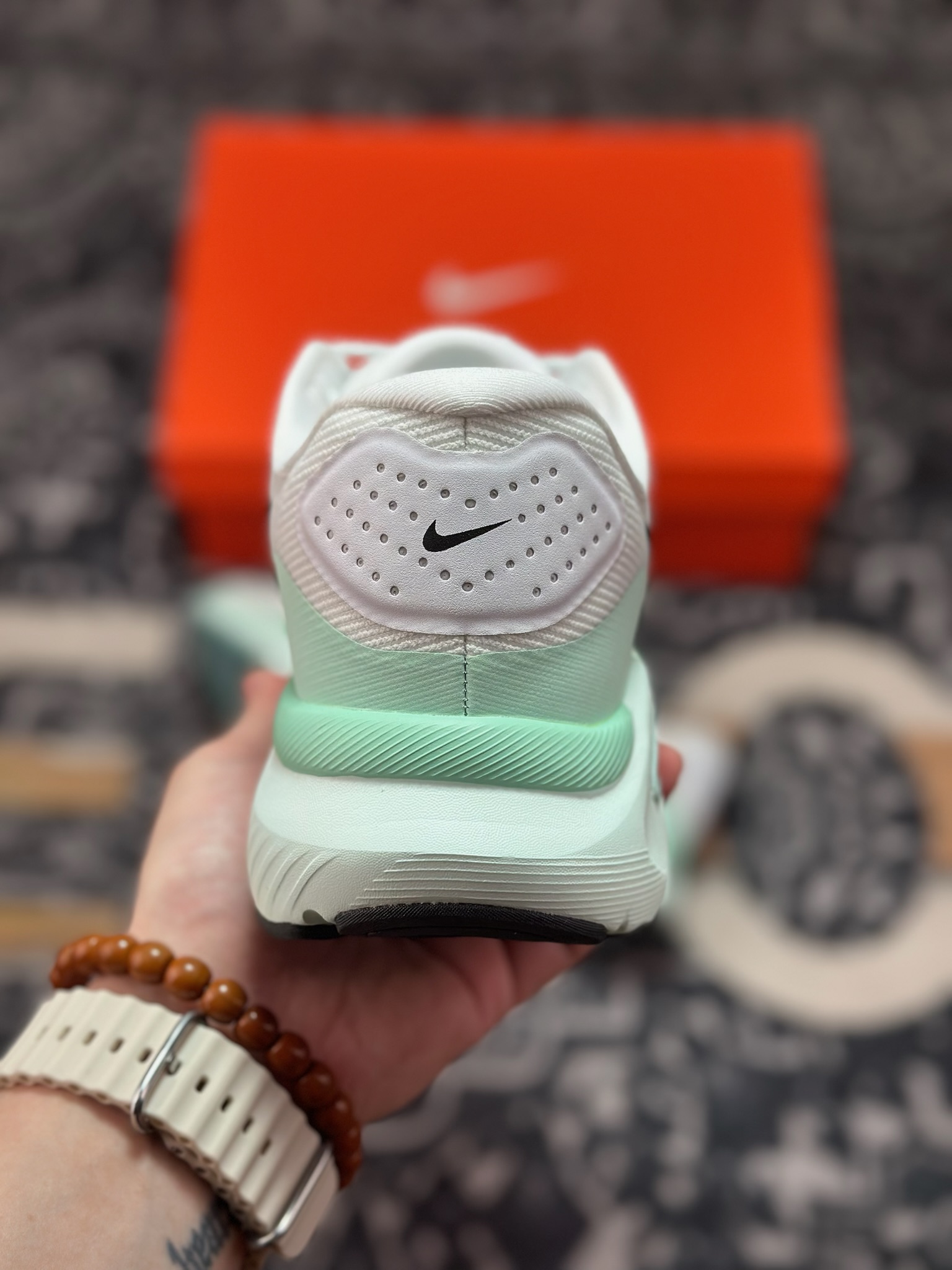 原厂级别NIKE STRUCTURE 26代登月系列网透面气 训跑练步鞋 HJ1101-100