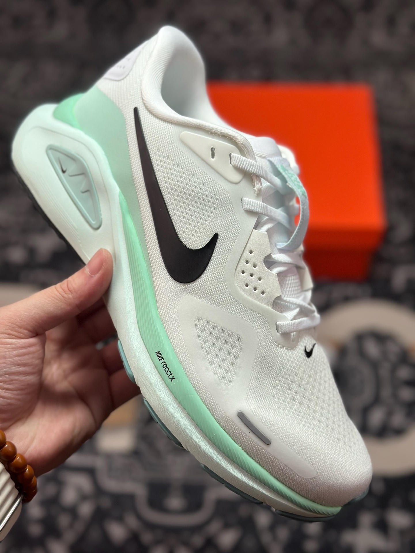 原厂级别NIKE STRUCTURE 26代登月系列网透面气 训跑练步鞋 HJ1101-100