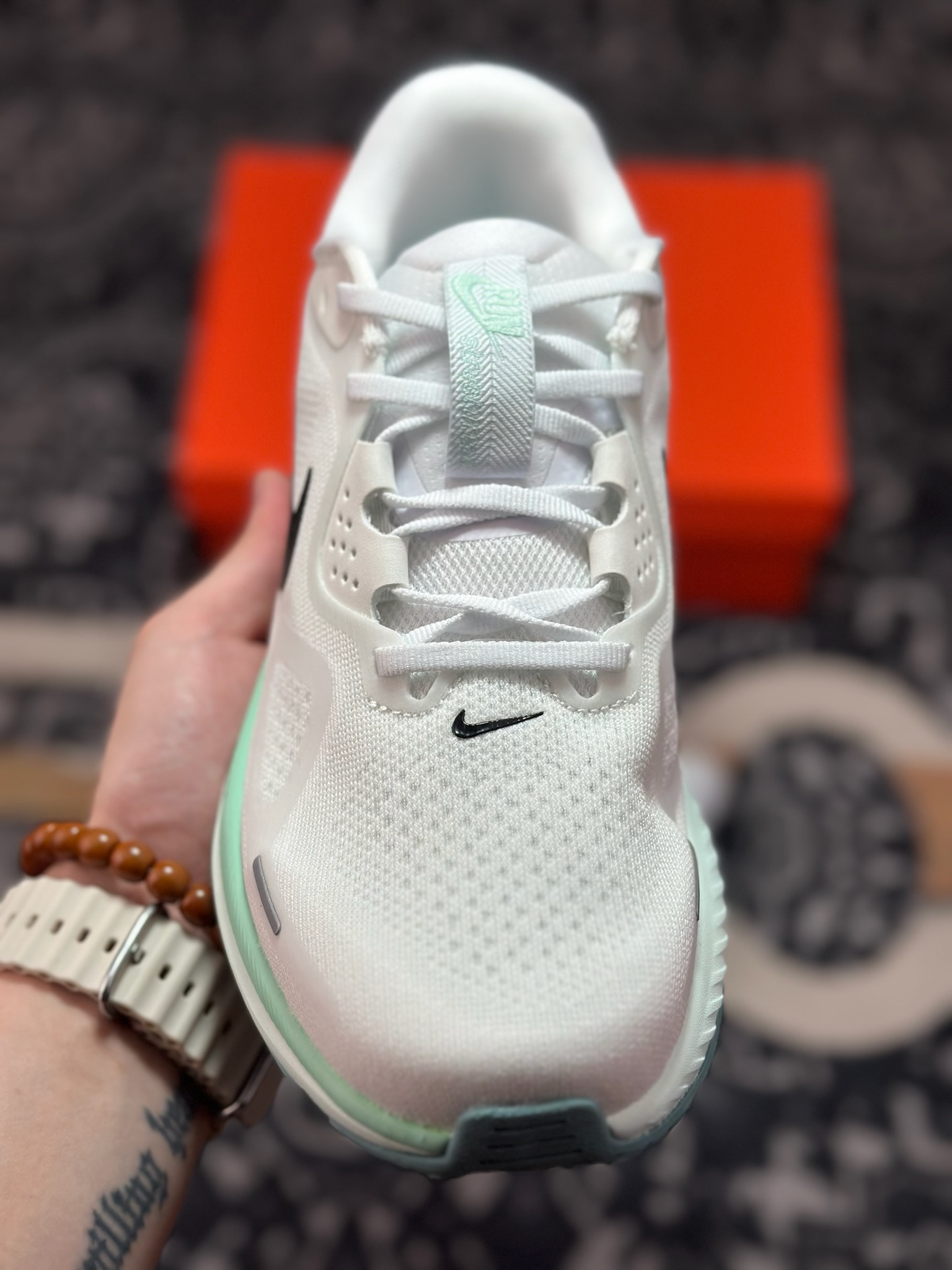 原厂级别NIKE STRUCTURE 26代登月系列网透面气 训跑练步鞋 HJ1101-100