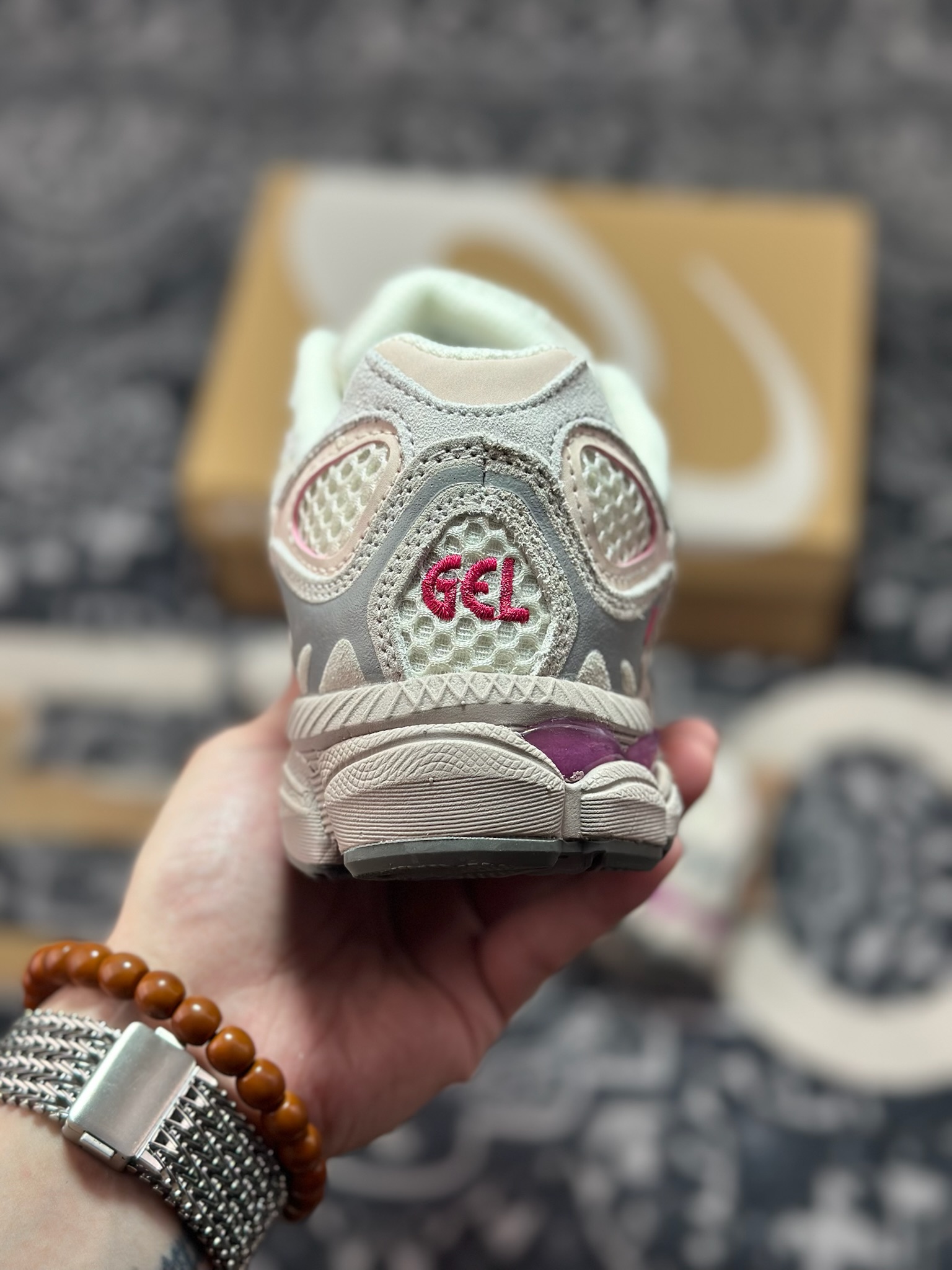 亚瑟士/Asics Gel-NYC 系列低帮复古休闲运动慢跑鞋“沙米灰玫红”1203A372-100