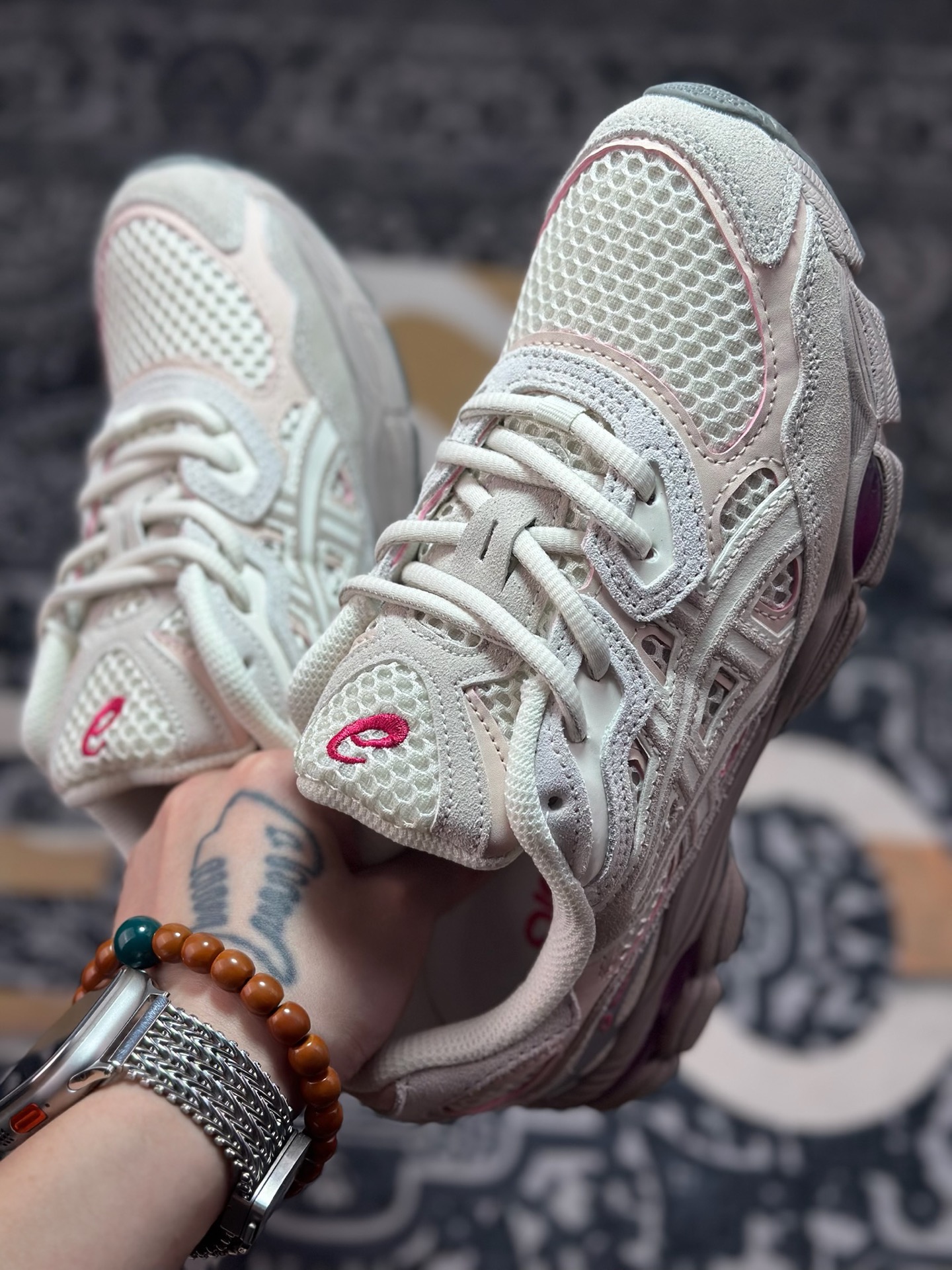 亚瑟士/Asics Gel-NYC 系列低帮复古休闲运动慢跑鞋“沙米灰玫红”1203A372-100