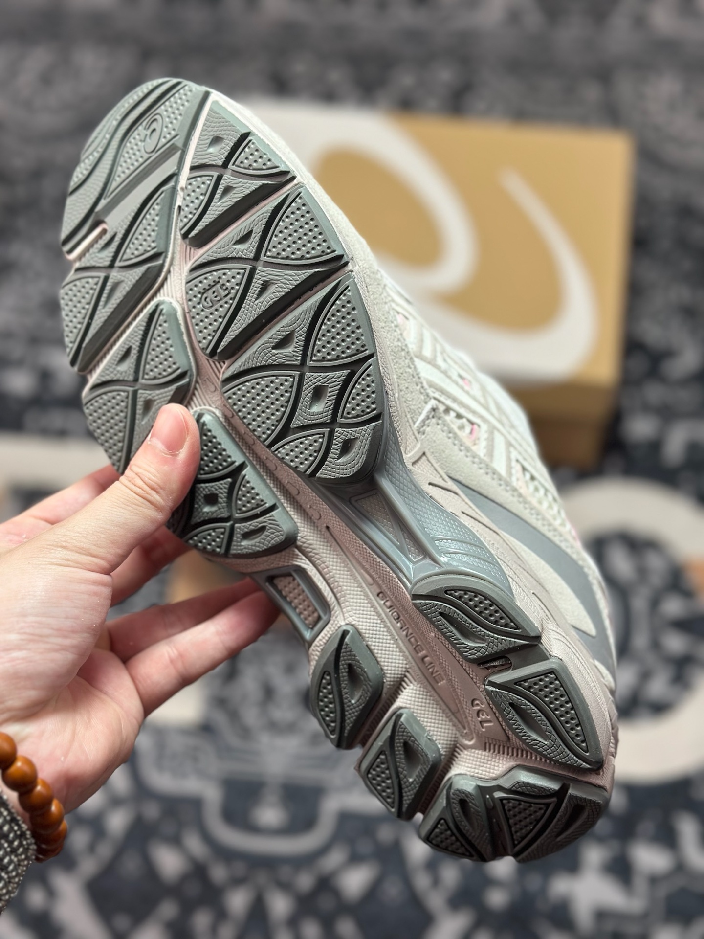 亚瑟士/Asics Gel-NYC 系列低帮复古休闲运动慢跑鞋“沙米灰玫红”1203A372-100