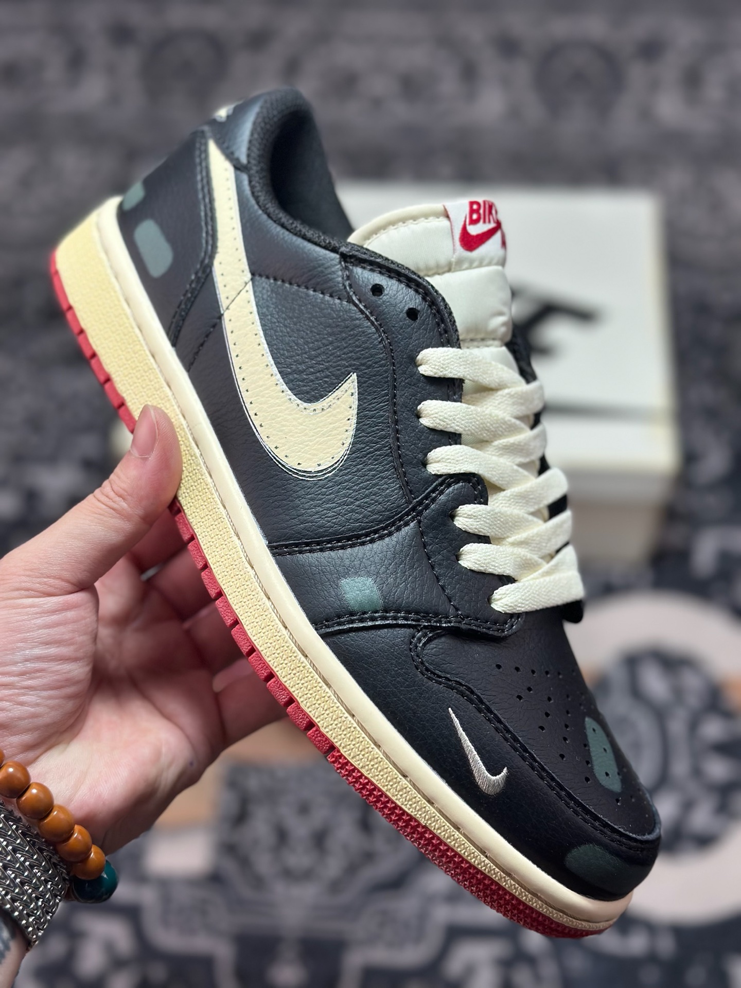 原装级别 Nigel Sylvester x Air Jordan 1 Low 做旧黑红 IB8958-001