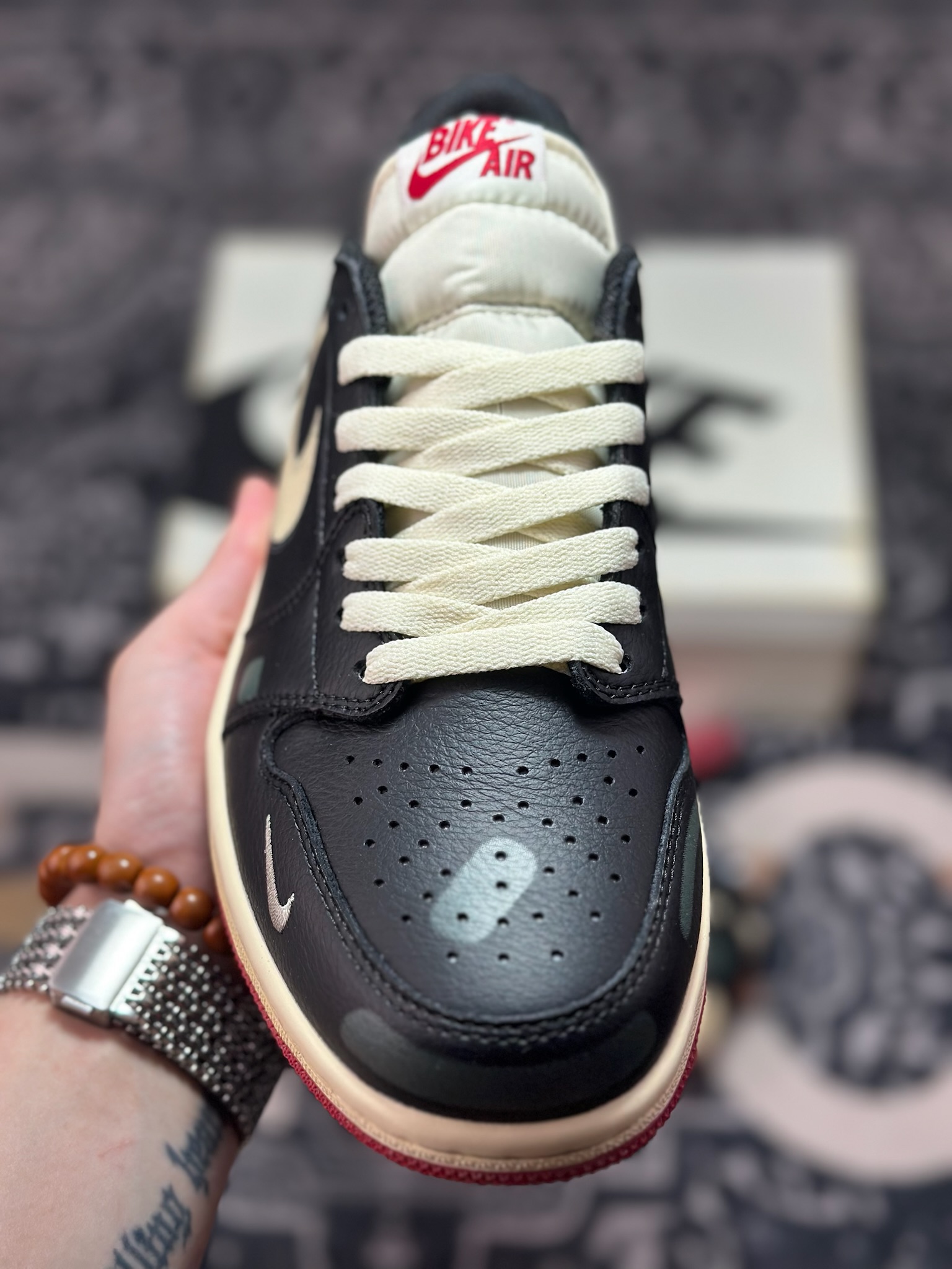 原装级别 Nigel Sylvester x Air Jordan 1 Low 做旧黑红 IB8958-001