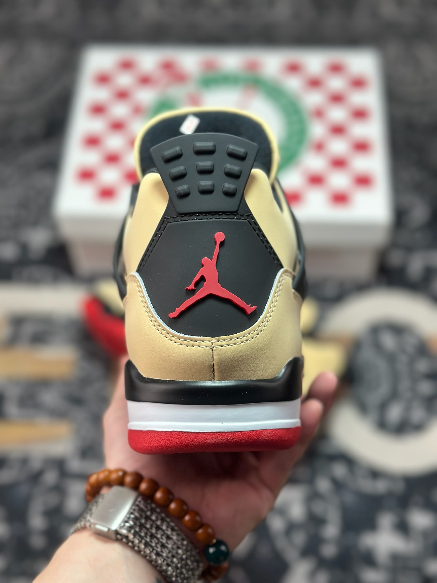 优选 原装级别 Air Jordan 4 ”Pizza” 黑棕 IH2094-200