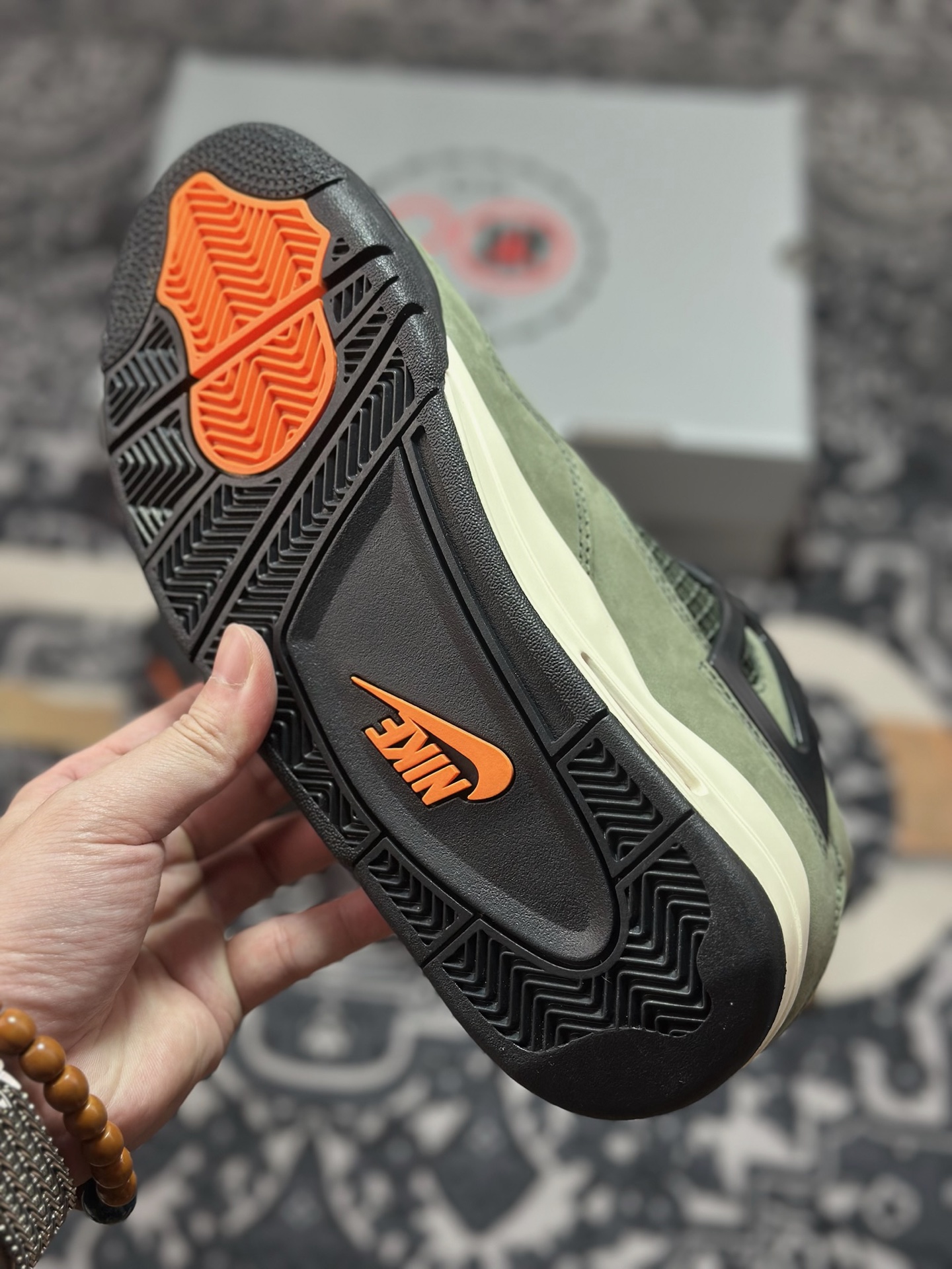 优选 原装级别Undefeated x Air Jordan 4 军绿 IB1519-200