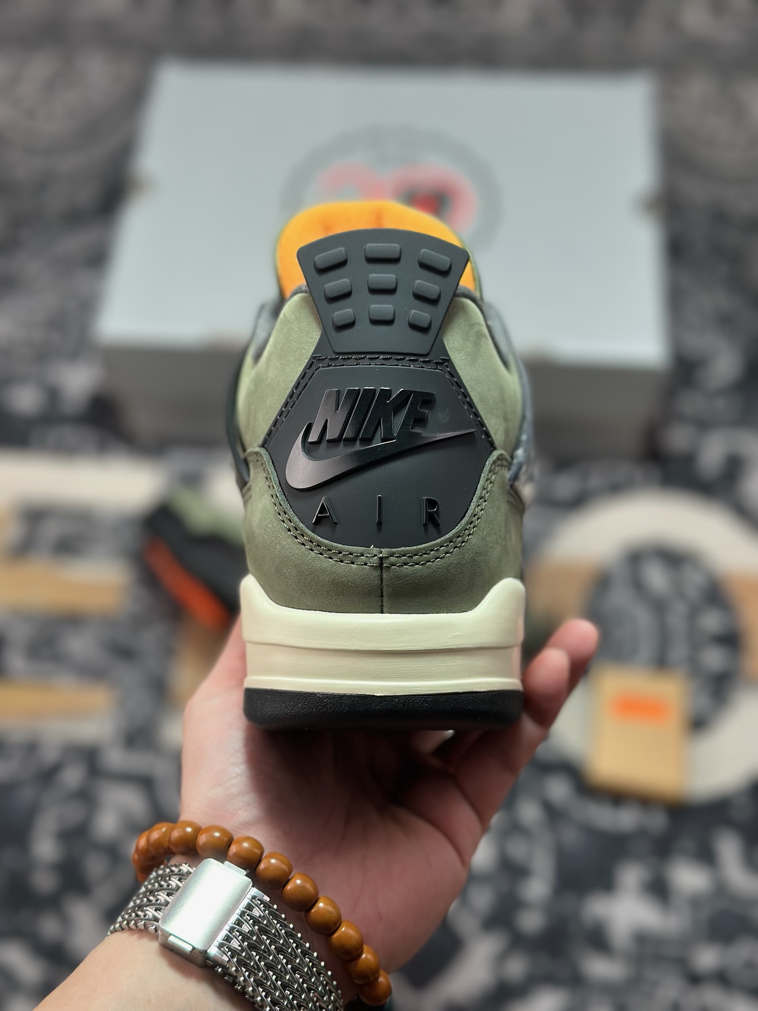 优选 原装级别Undefeated x Air Jordan 4 军绿 IB1519-200