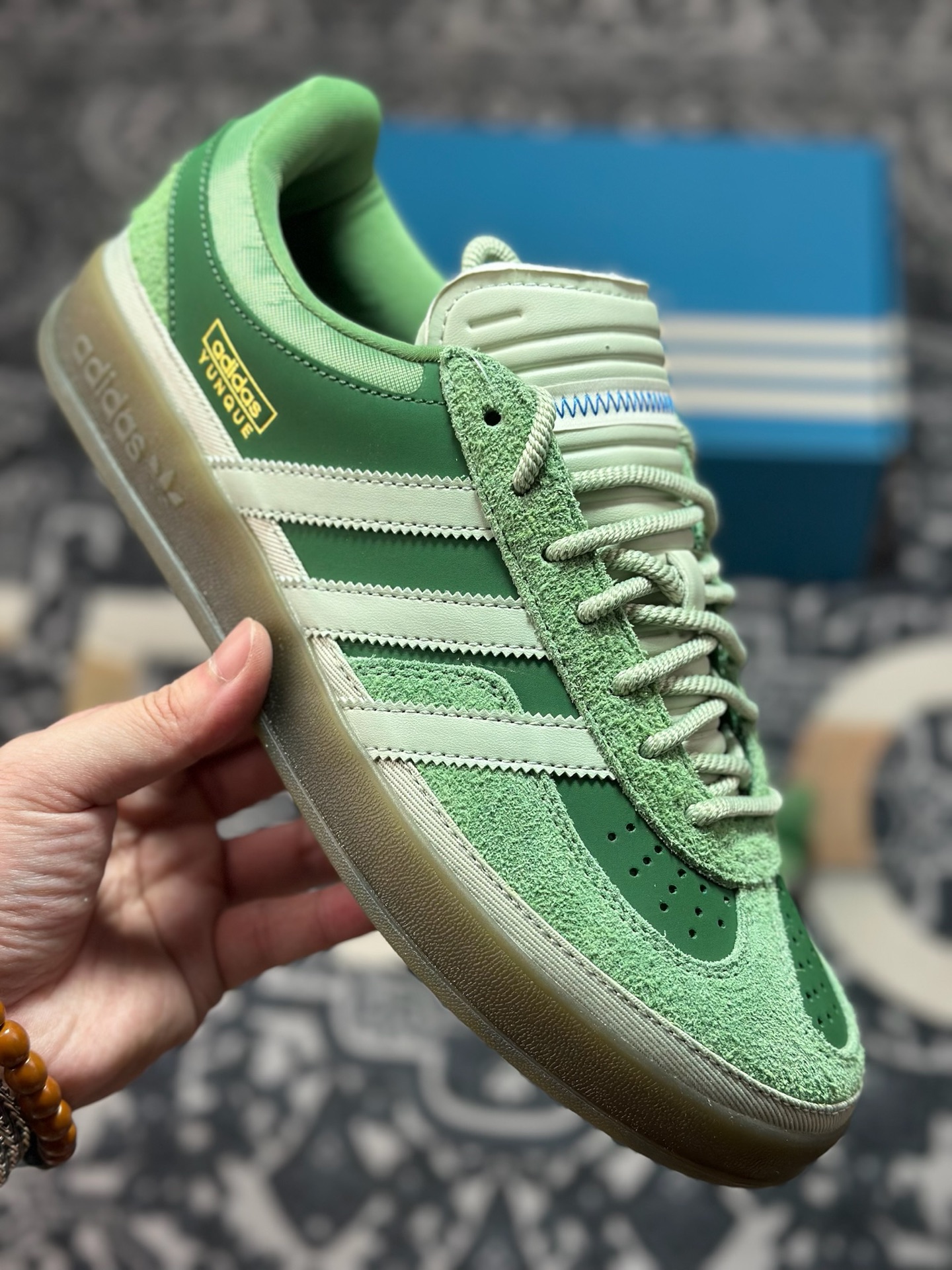 优选 原装级别 Bad Bunny x AD 阿迪 Gazelle Indoor 坏痞兔联名低帮运动休闲板鞋 JS5049