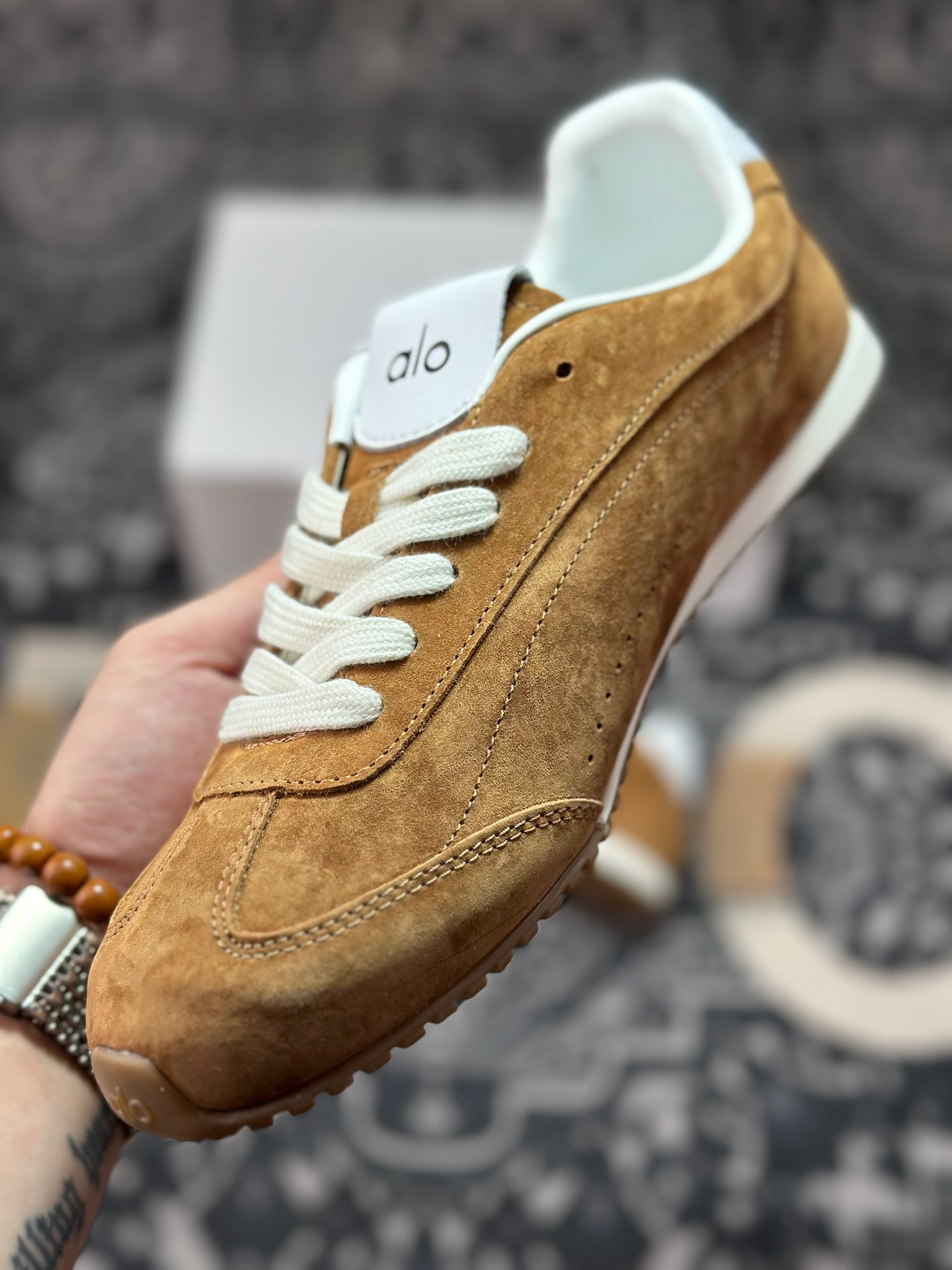 原装级别 Alo Yoga Sunset Sneaker 徳训生活休闲鞋 卡其棕 A0891U-Black